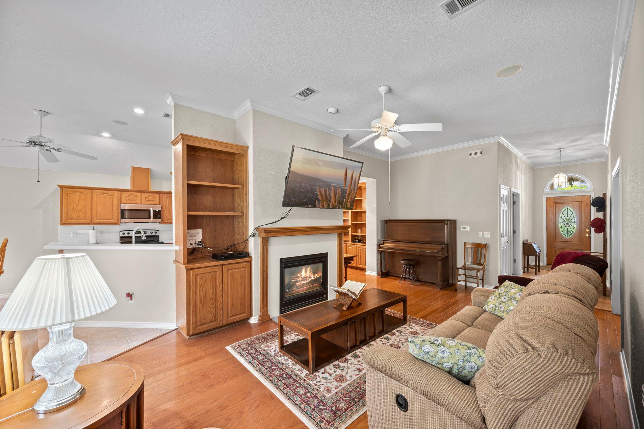 107 Stacey Ln, Georgetown, TX 78628