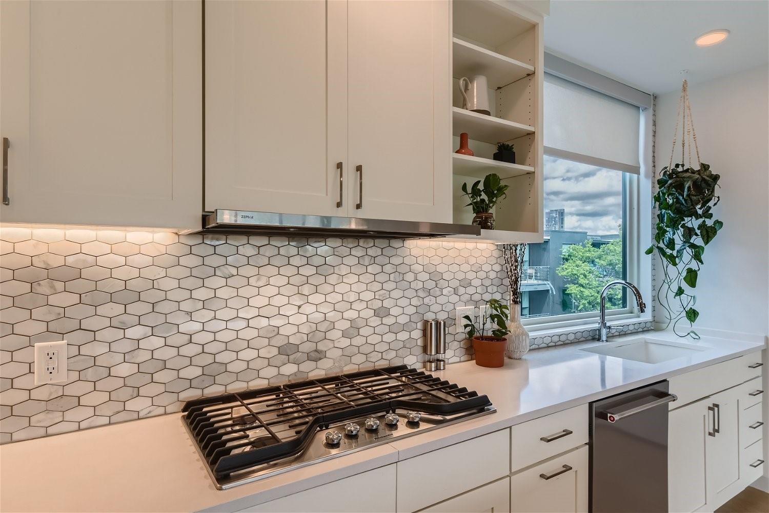 900 S 1st St # 421, Austin, TX 78704