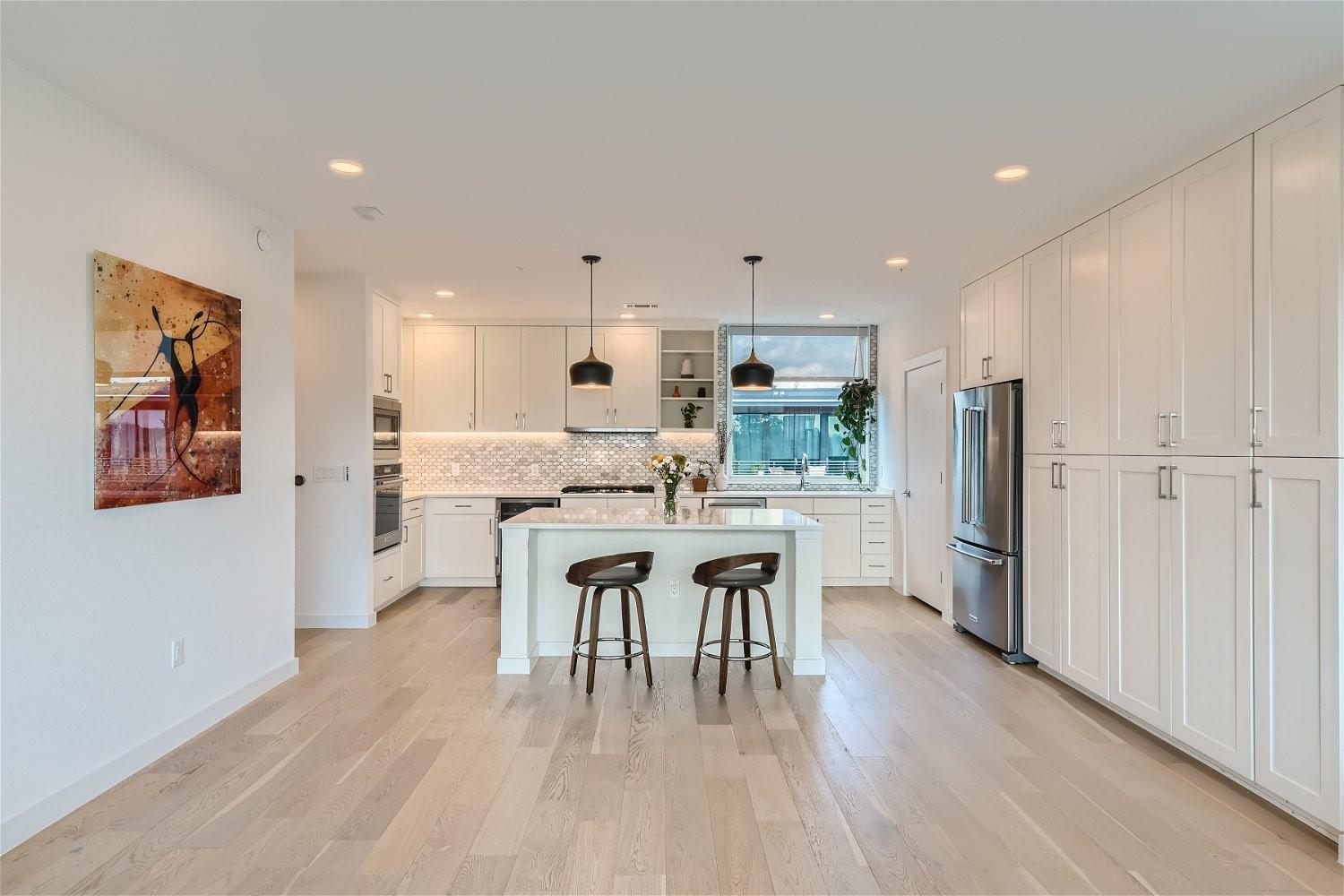 900 S 1st St # 421, Austin, TX 78704