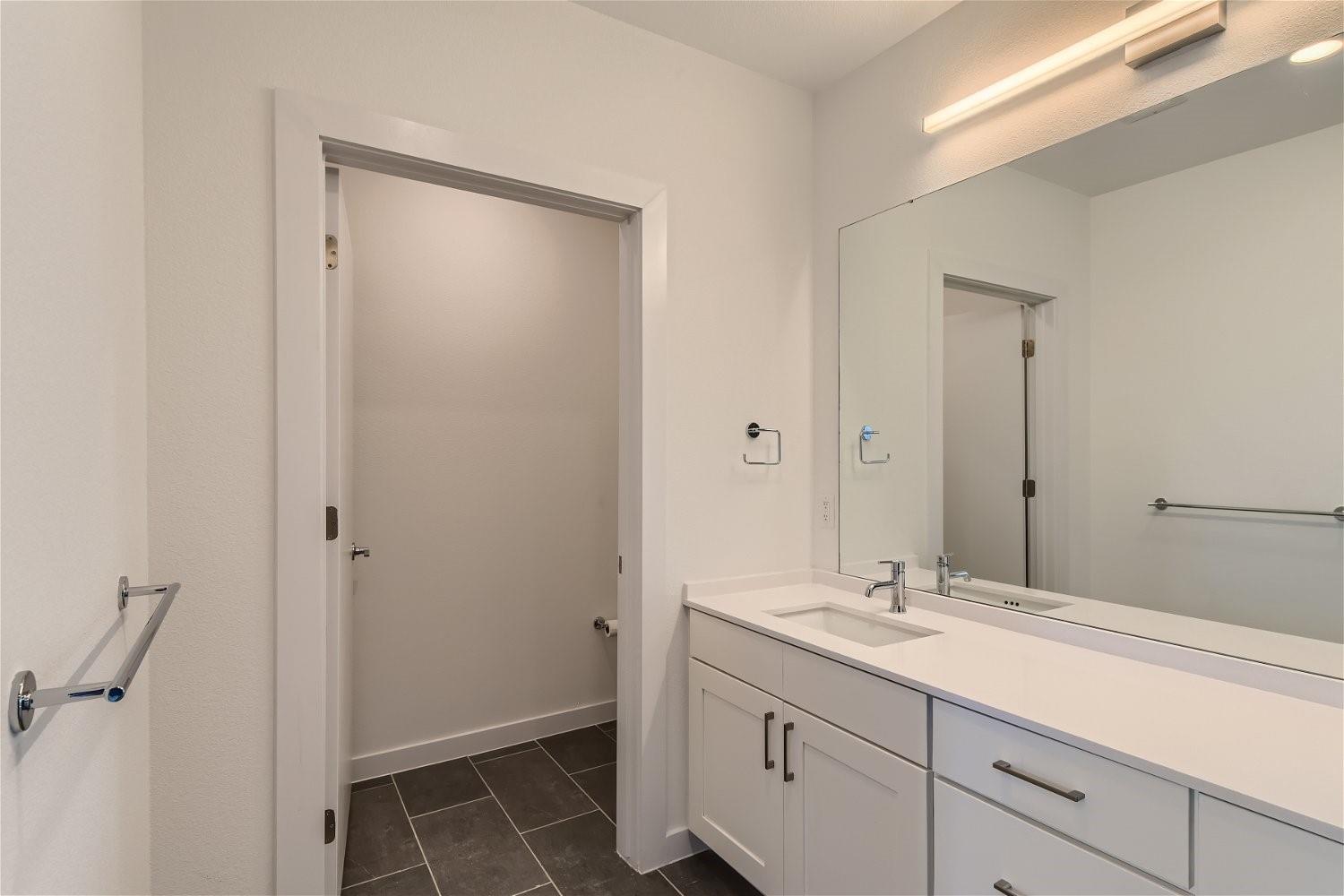 900 S 1st St # 421, Austin, TX 78704