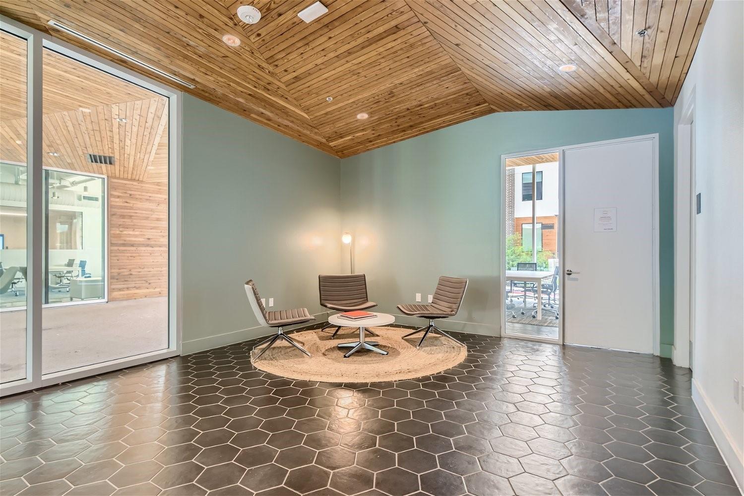 900 S 1st St # 421, Austin, TX 78704