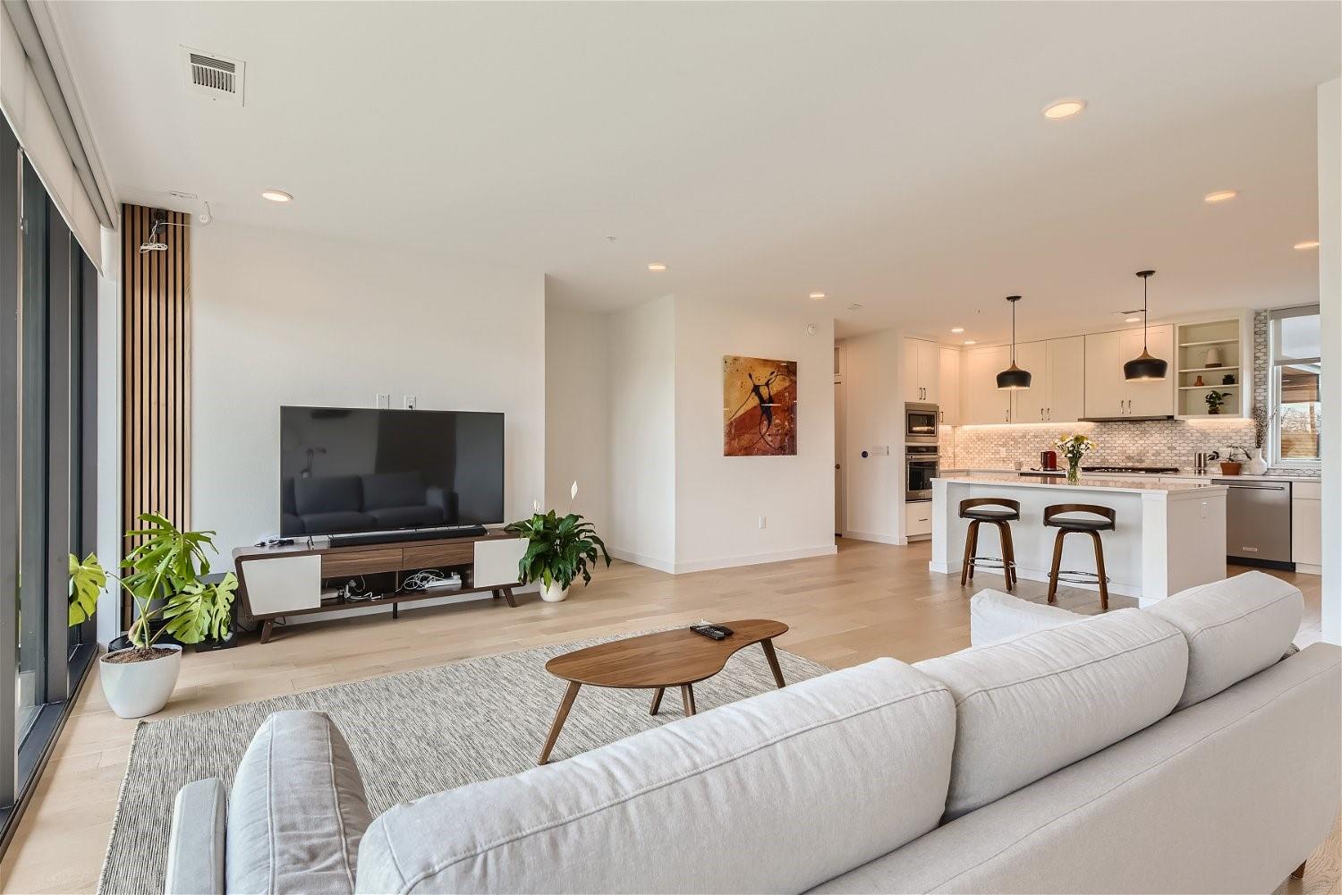 900 S 1st St # 421, Austin, TX 78704