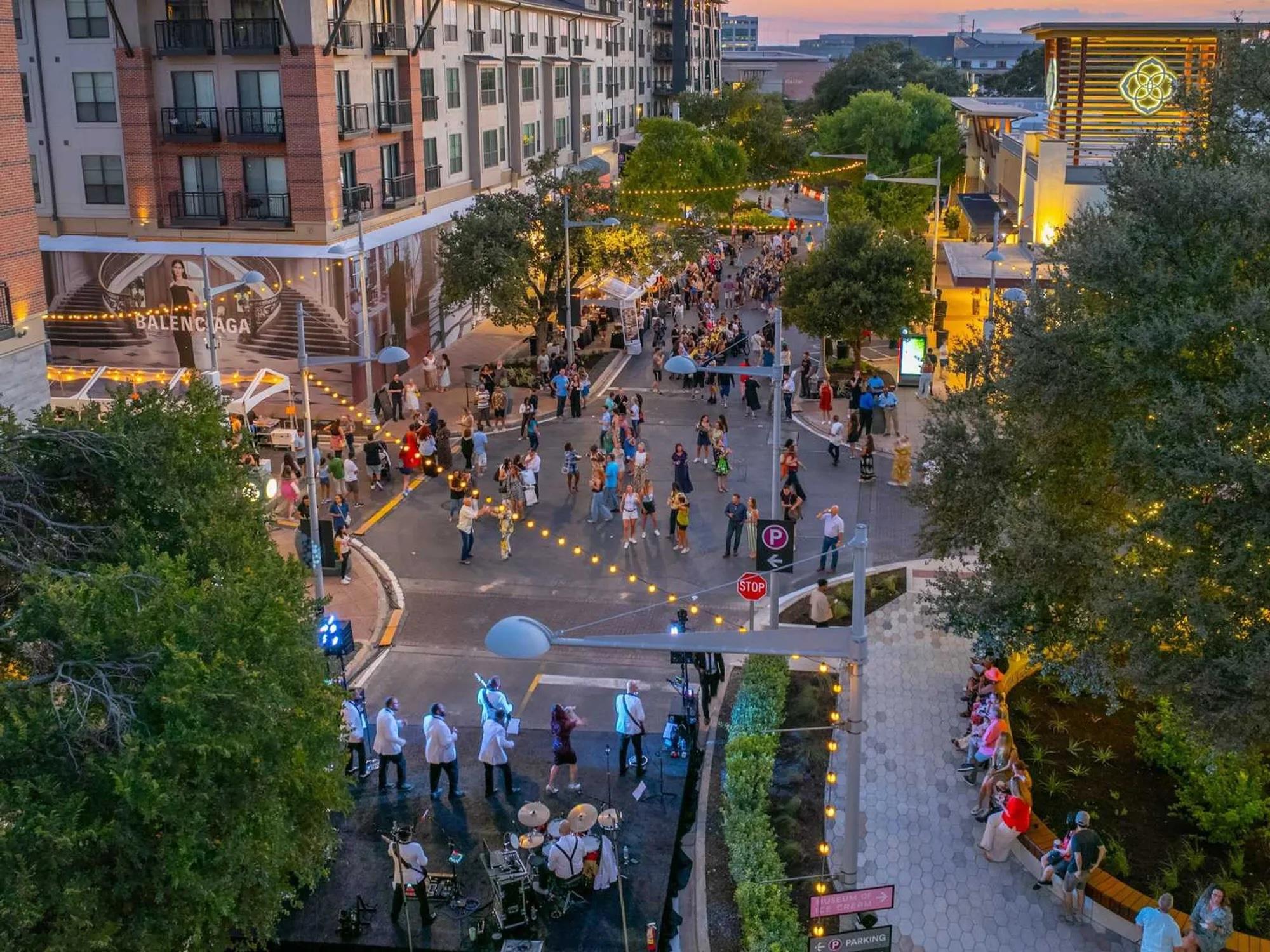 1411 GRACY FARMS Ln # 16, Austin, TX 78758