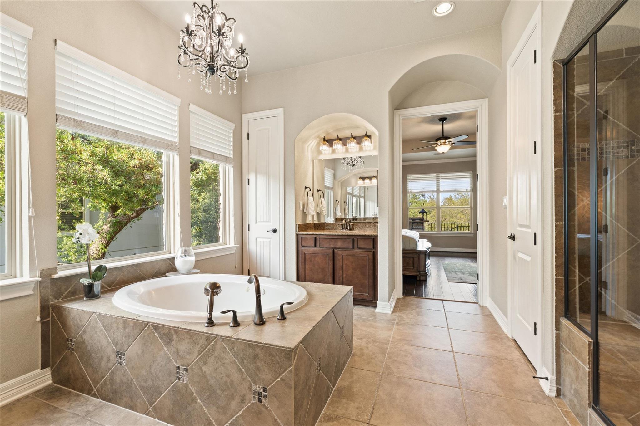 210 Lake Como Dr, Lakeway, TX 78734