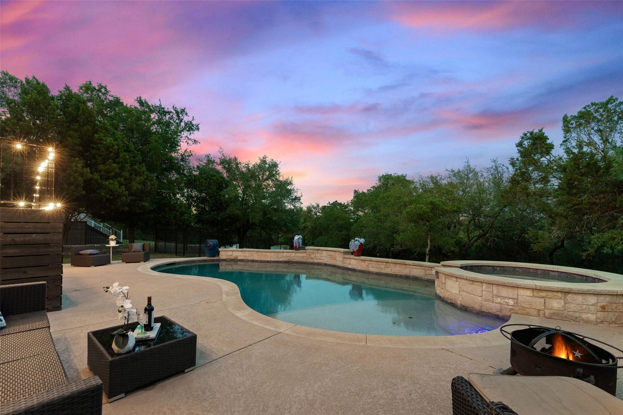 210 Lake Como Dr, Lakeway, TX 78734