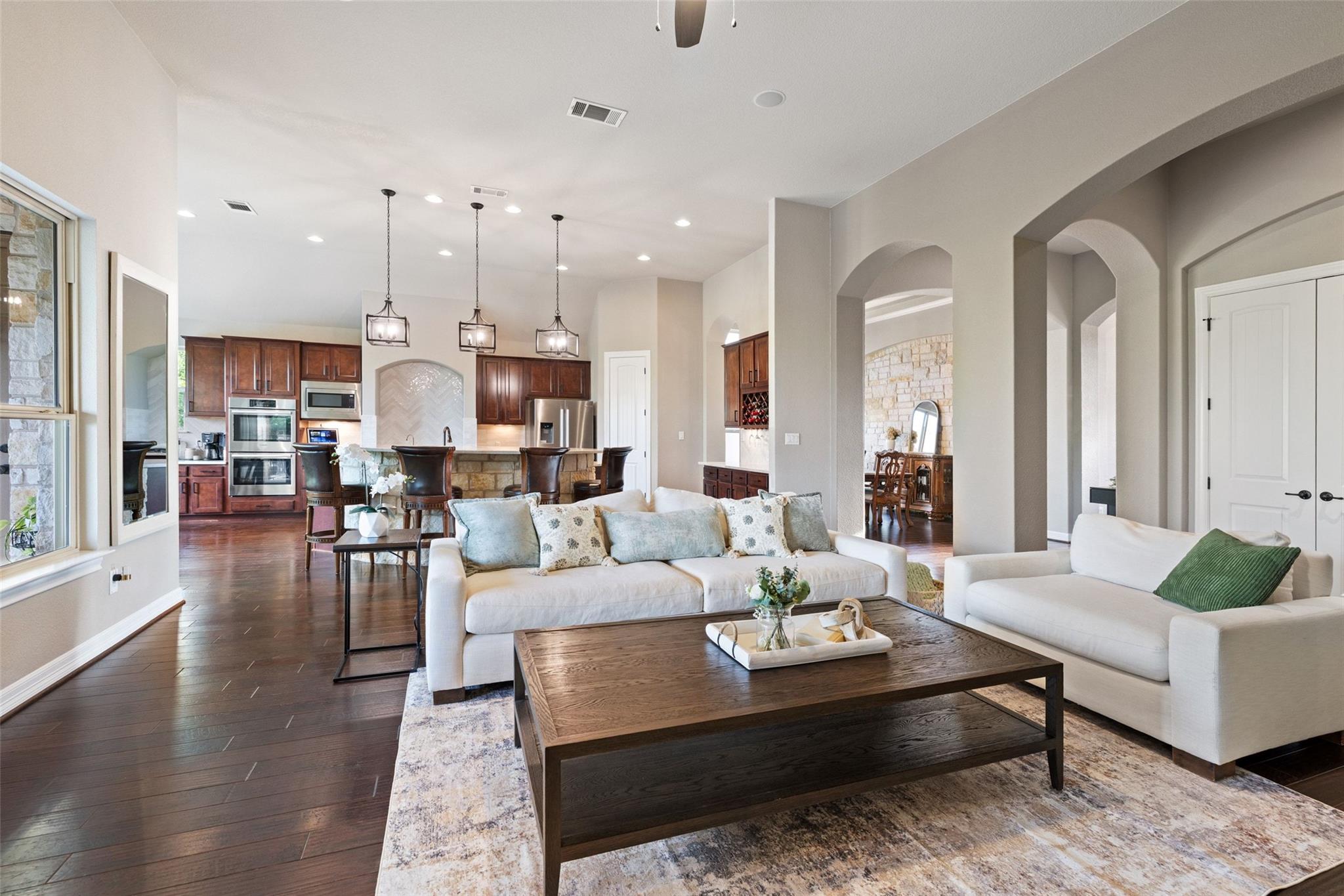 210 Lake Como Dr, Lakeway, TX 78734