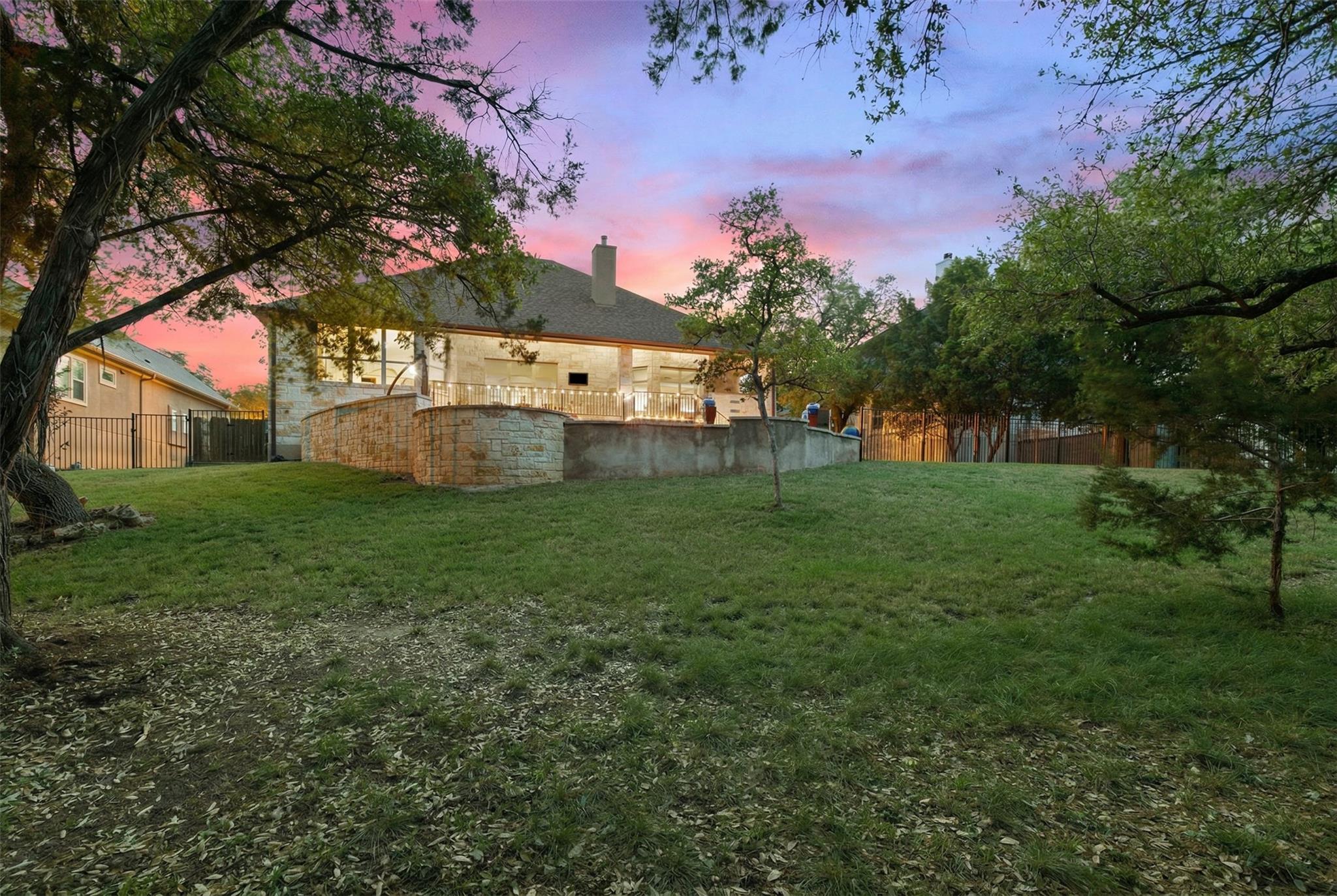 210 Lake Como Dr, Lakeway, TX 78734