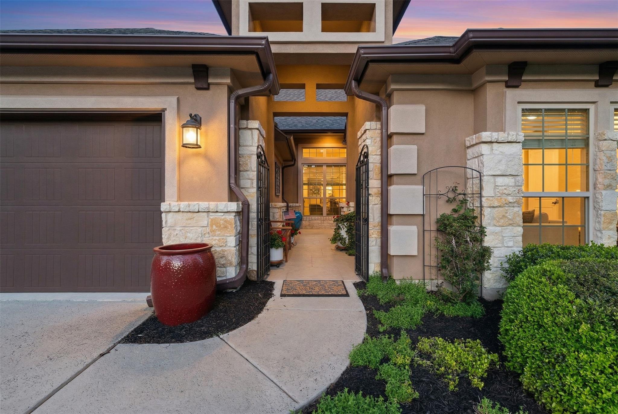 210 Lake Como Dr, Lakeway, TX 78734