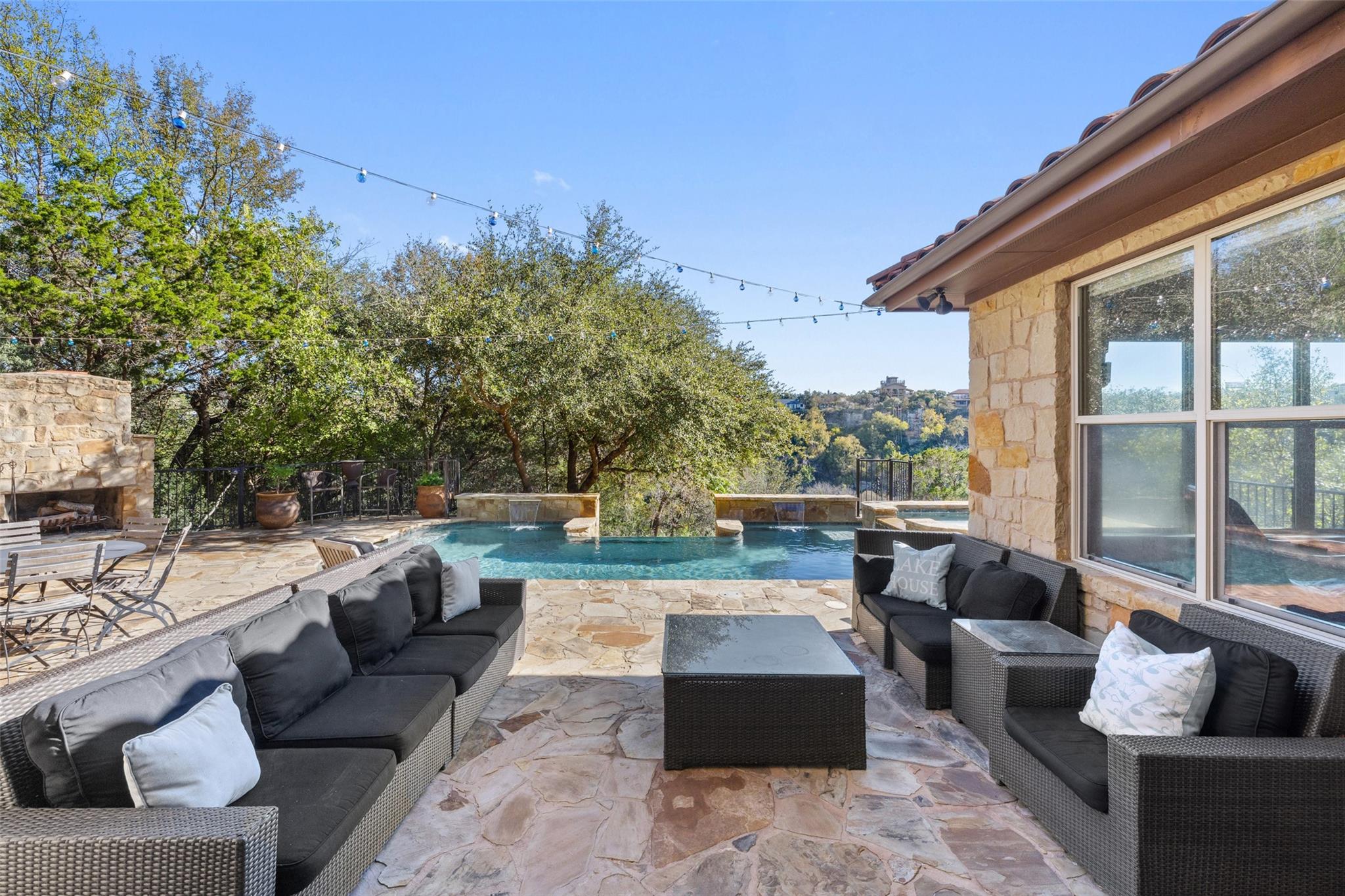 23617 Indian Divide Cv, Spicewood, TX 78669