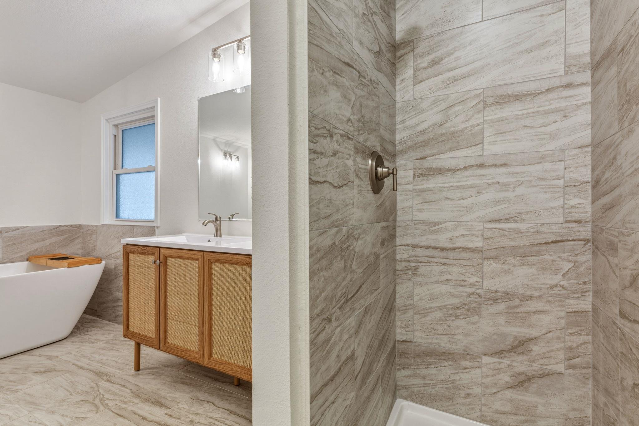 340 Red Hawk Dr, Dale, TX 78616