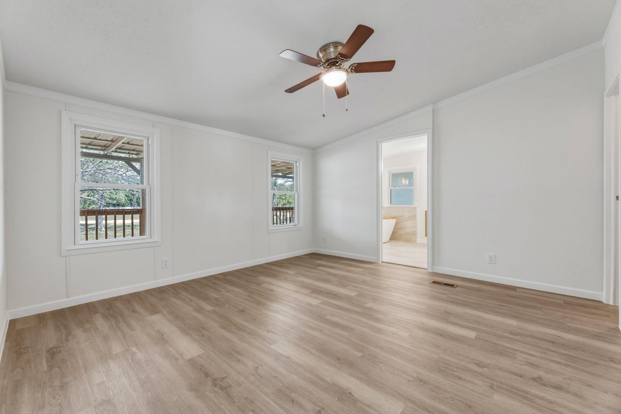 340 Red Hawk Dr, Dale, TX 78616