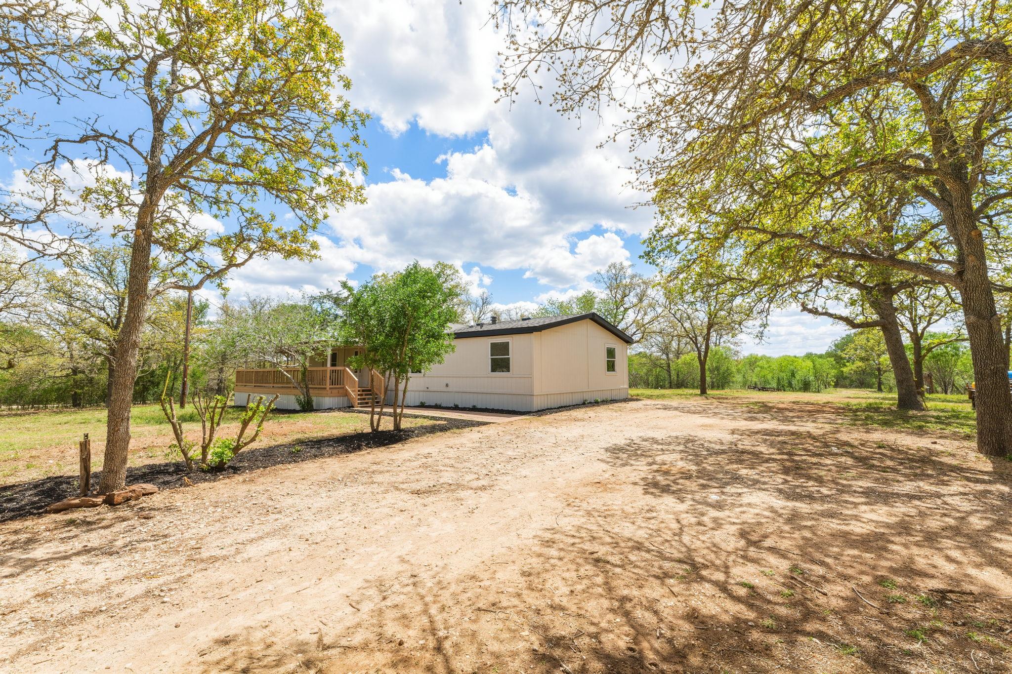 340 Red Hawk Dr, Dale, TX 78616