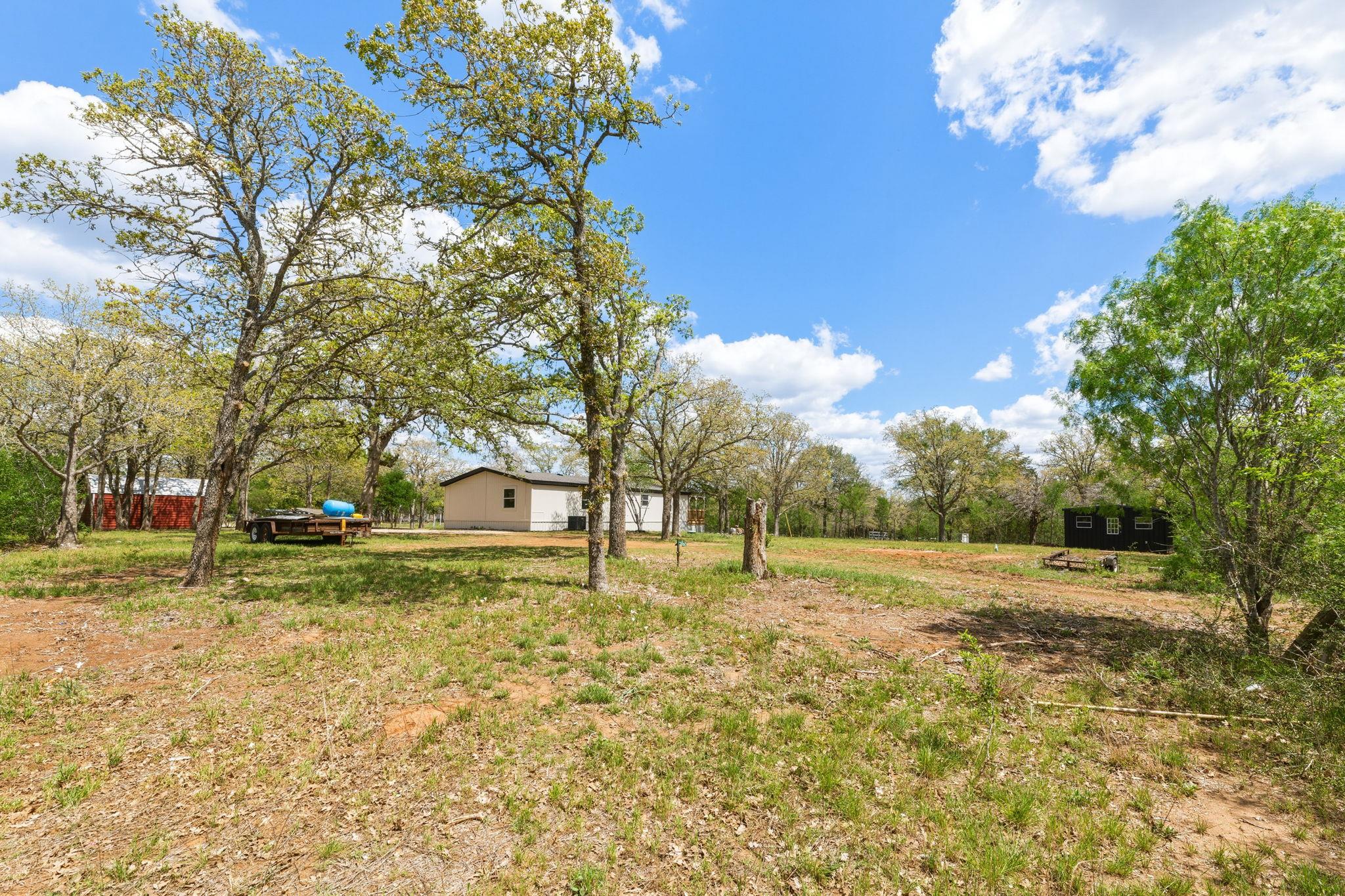 340 Red Hawk Dr, Dale, TX 78616