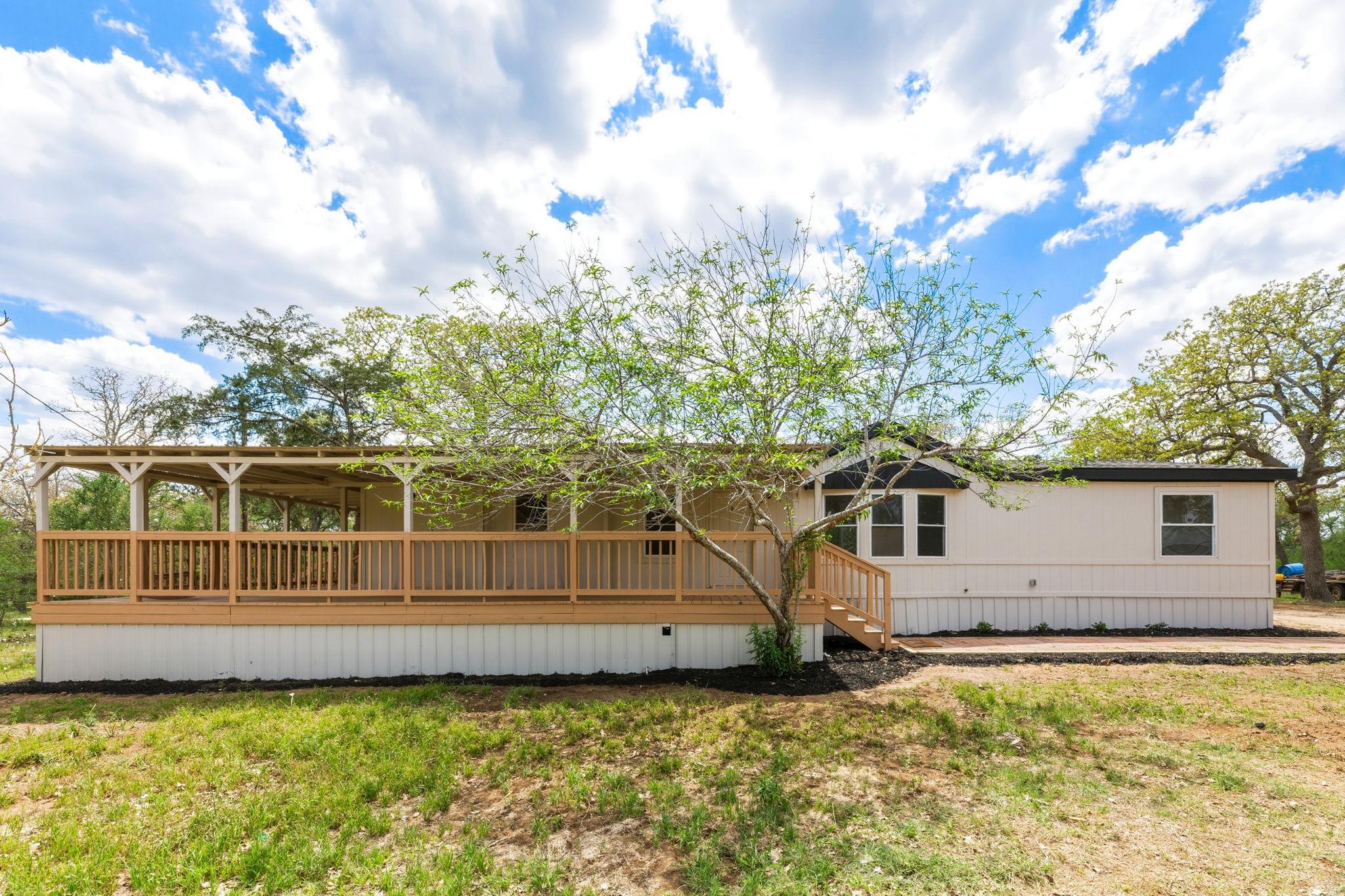 340 Red Hawk Dr, Dale, TX 78616