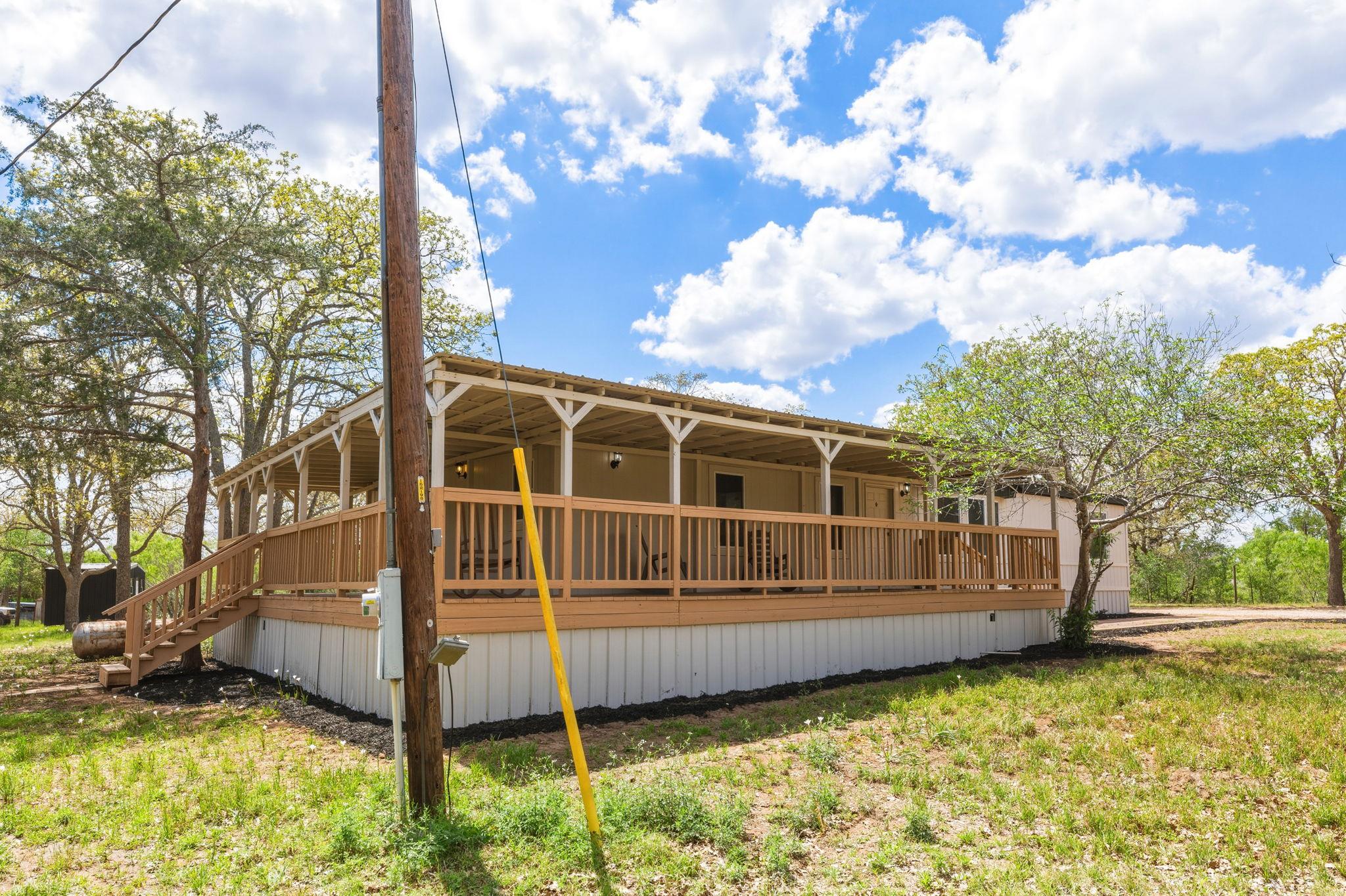 340 Red Hawk Dr, Dale, TX 78616