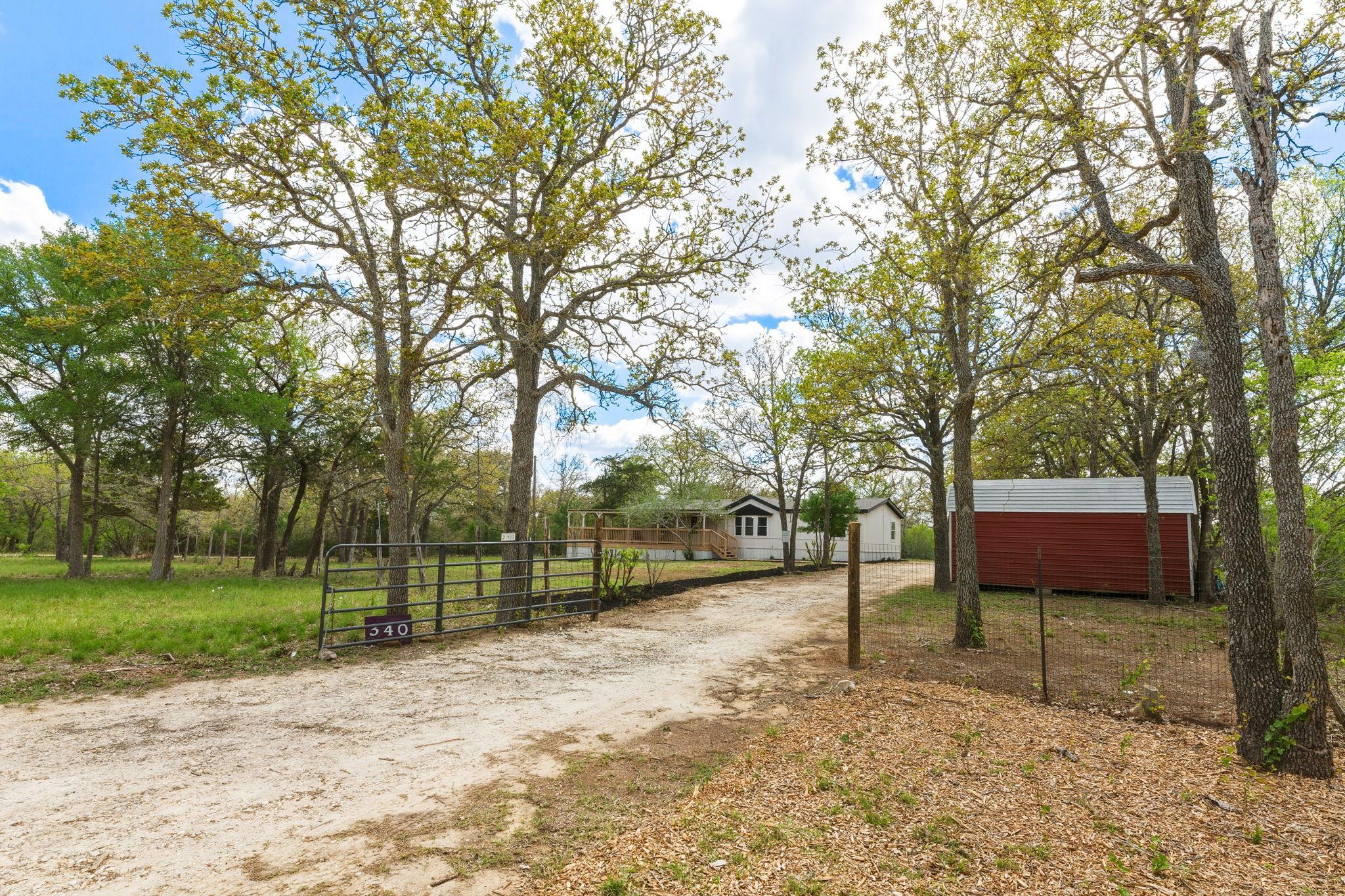 340 Red Hawk Dr, Dale, TX 78616