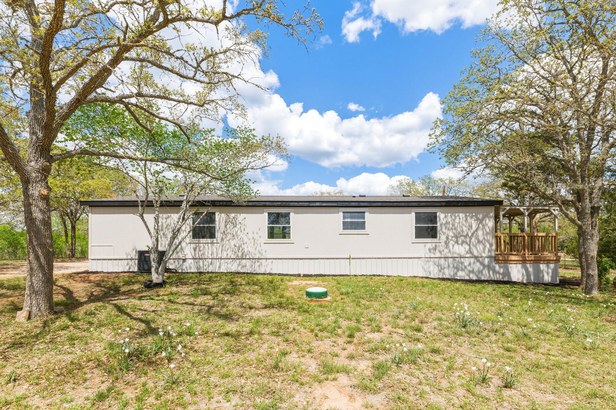 340 Red Hawk Dr, Dale, TX 78616
