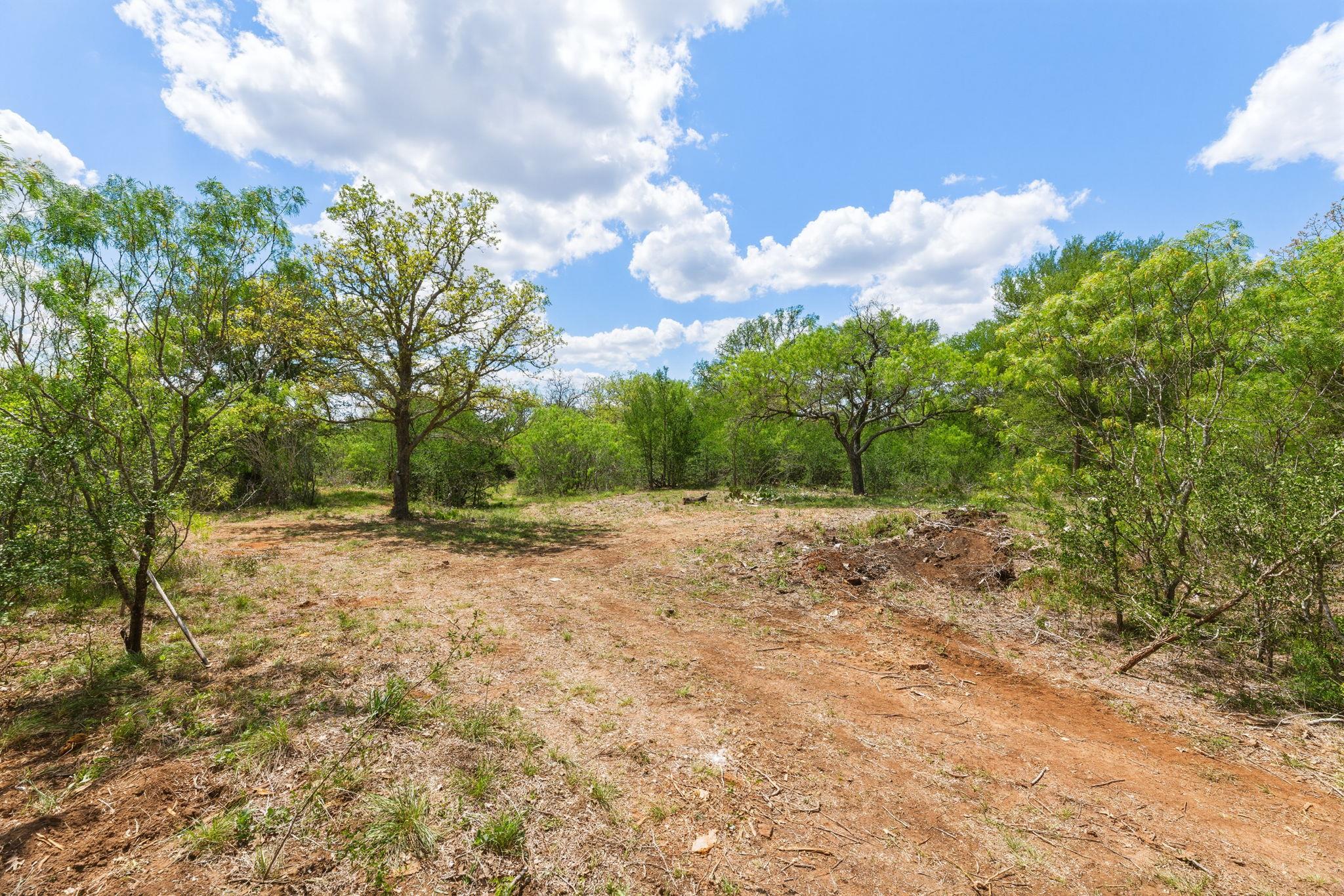 340 Red Hawk Dr, Dale, TX 78616