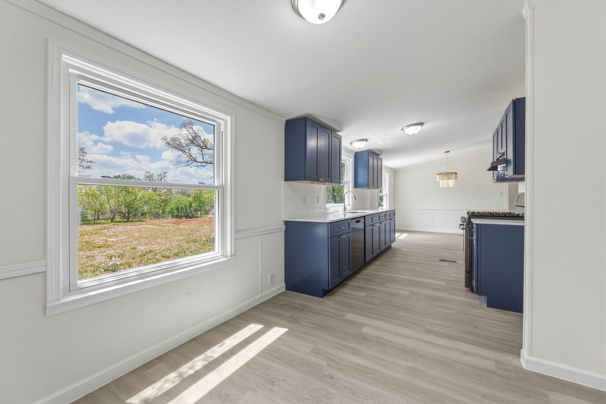 340 Red Hawk Dr, Dale, TX 78616