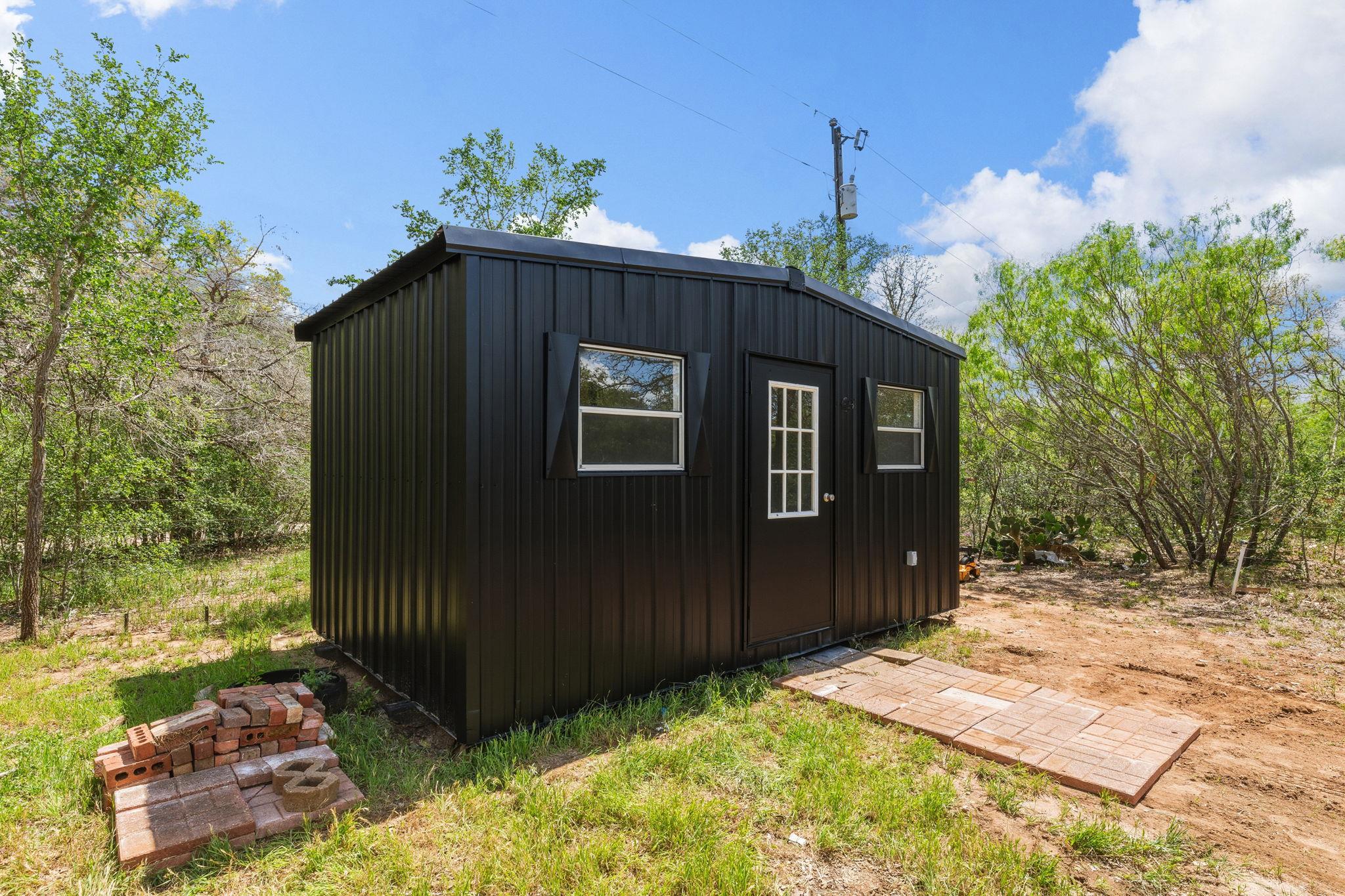 340 Red Hawk Dr, Dale, TX 78616