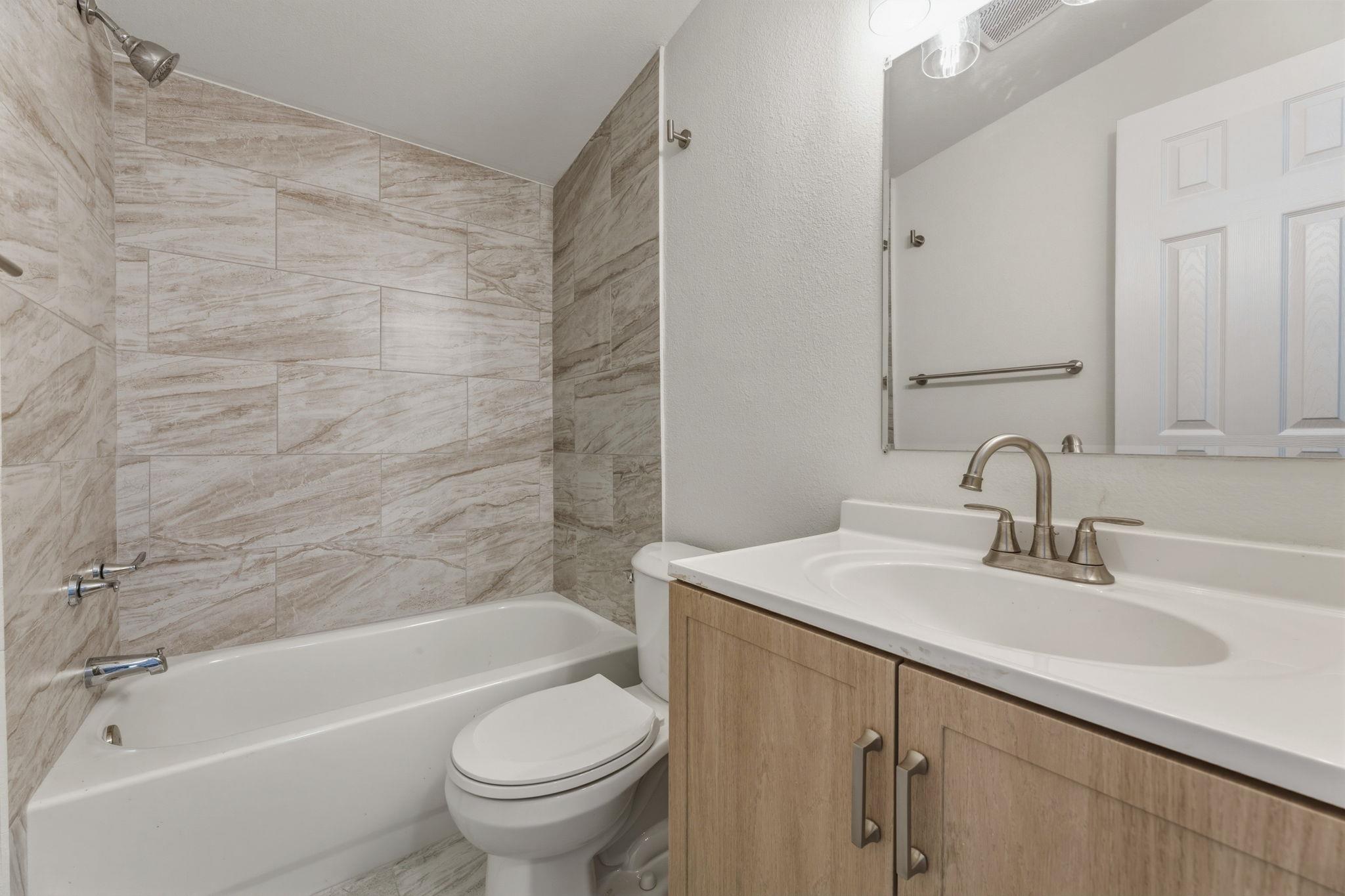 340 Red Hawk Dr, Dale, TX 78616