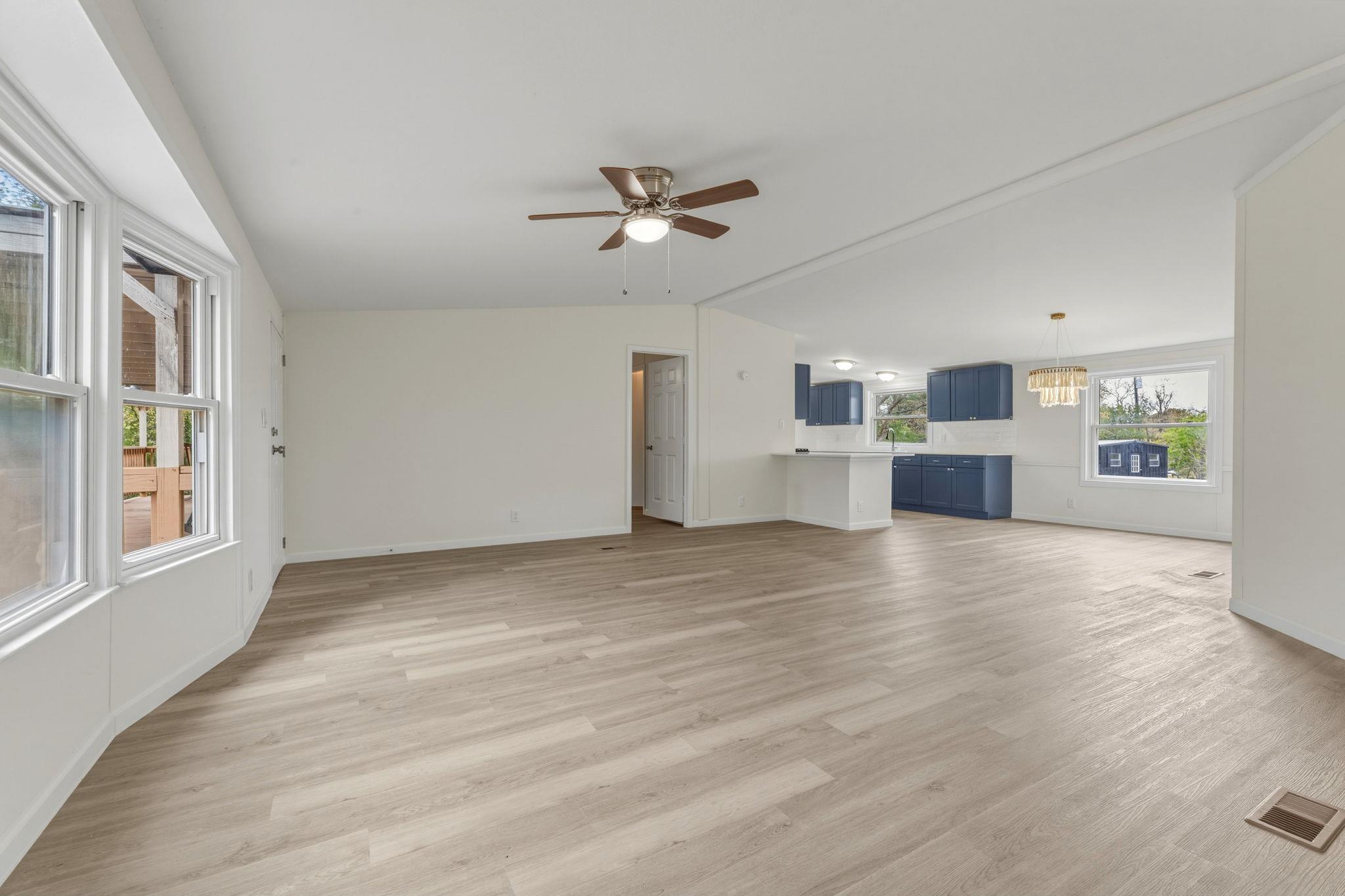 340 Red Hawk Dr, Dale, TX 78616