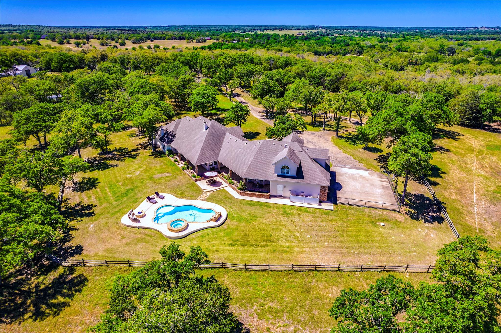 17270 FM 112, Thrall, TX 76578