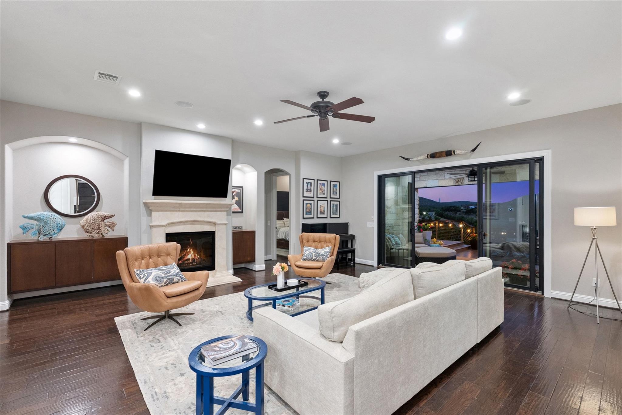 215 Rocky Coast Dr, Lakeway, TX 78738