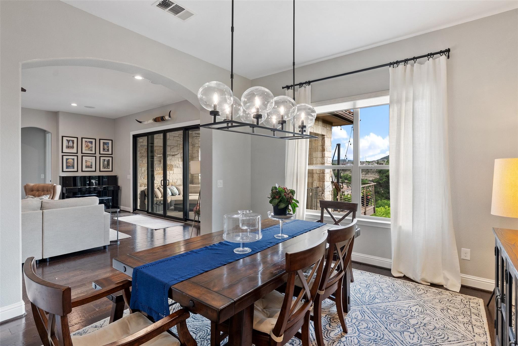 215 Rocky Coast Dr, Lakeway, TX 78738