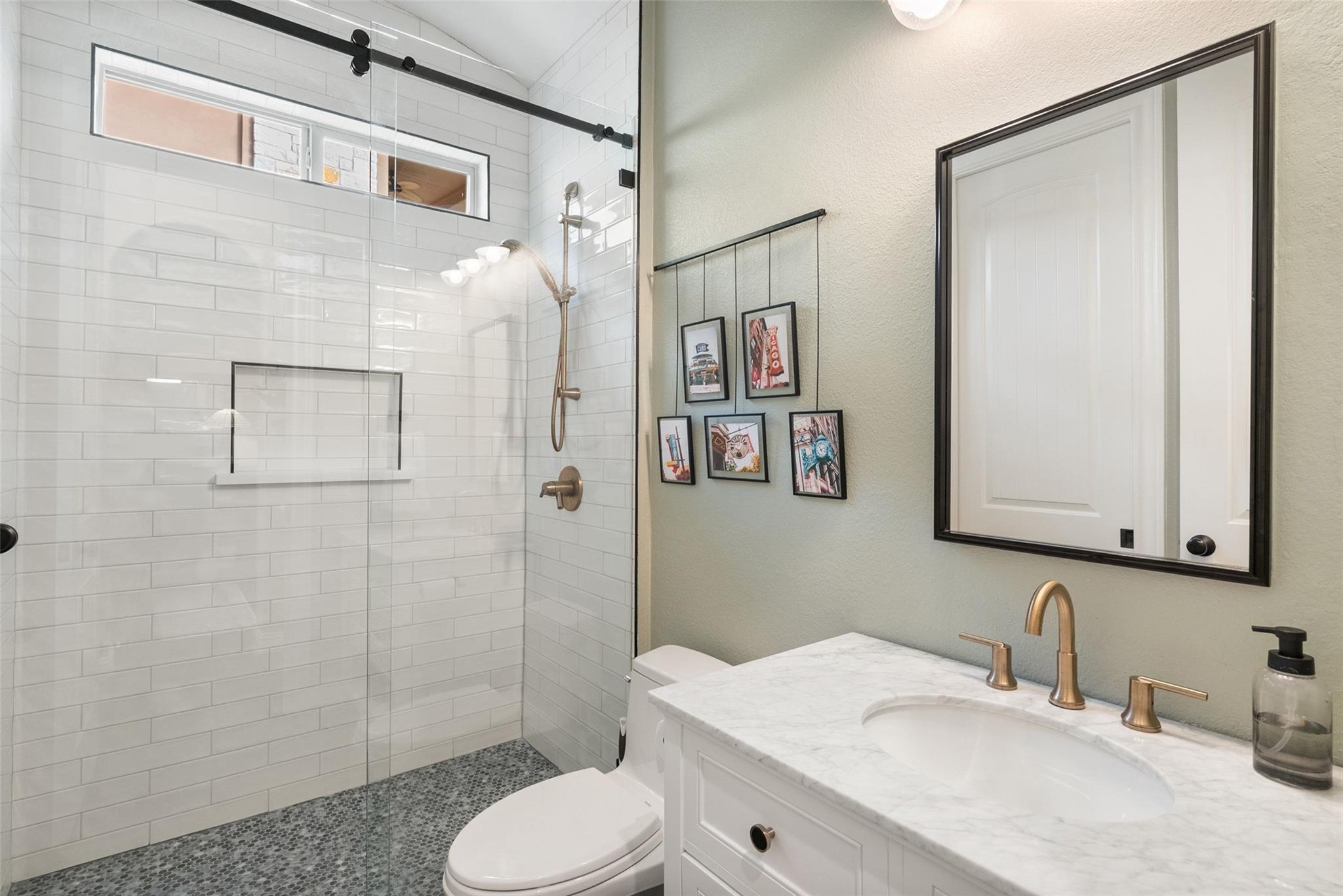 215 Rocky Coast Dr, Lakeway, TX 78738