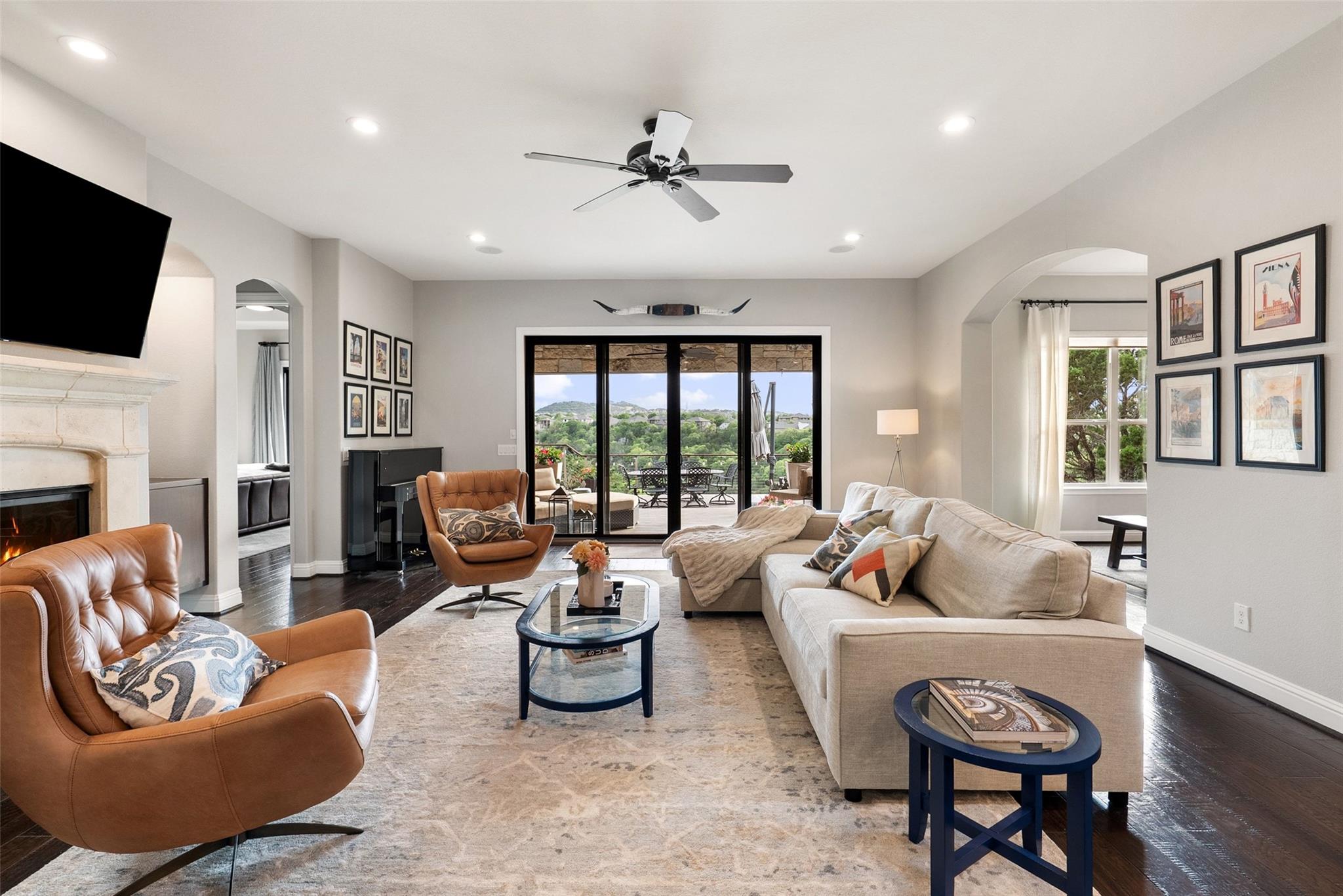 215 Rocky Coast Dr, Lakeway, TX 78738