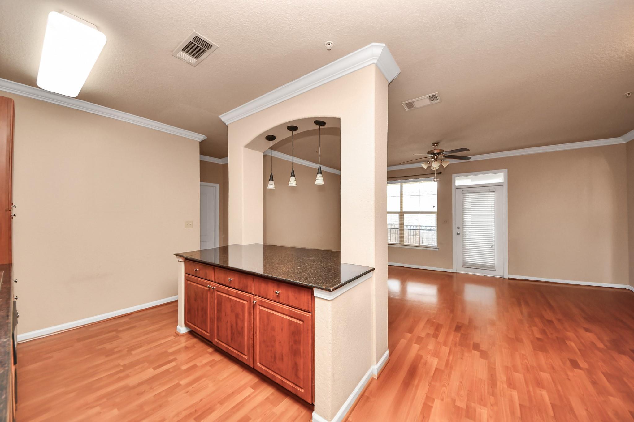 1711 Old Spanish Trl # 404, Houston, TX 77054