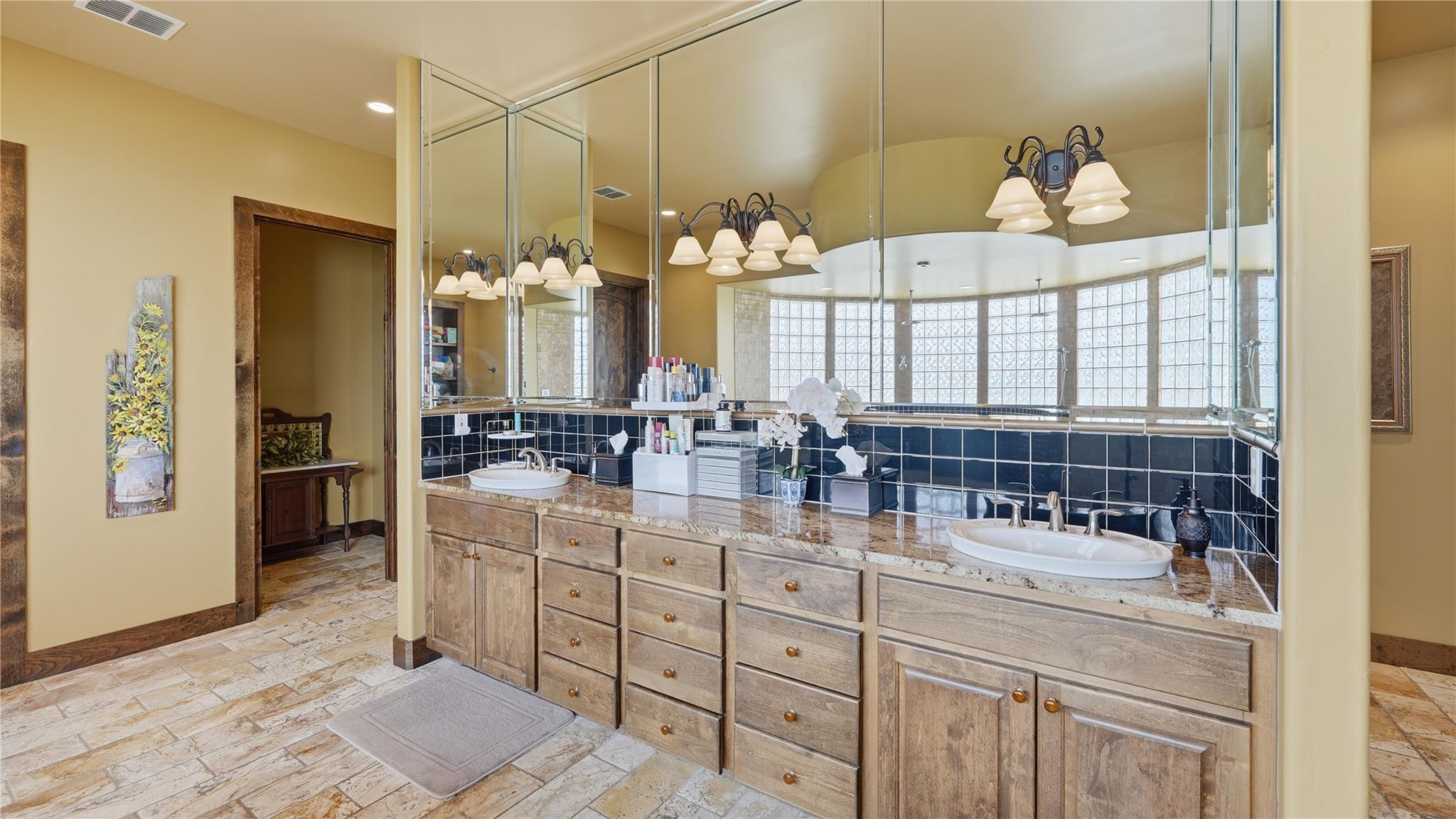 13661 E HIGHWAY 90, Kingsbury, TX 78638