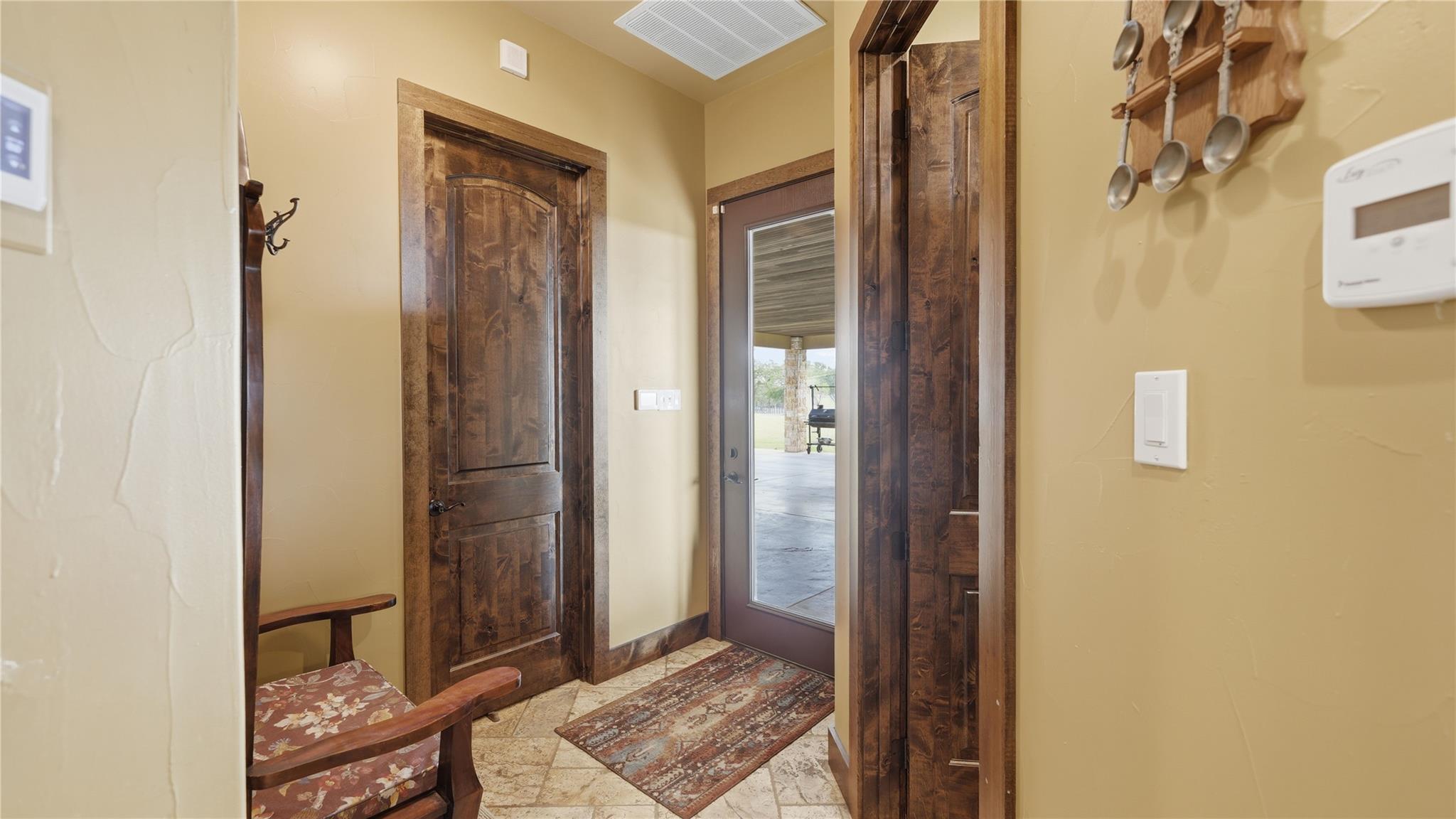 13661 E HIGHWAY 90, Kingsbury, TX 78638