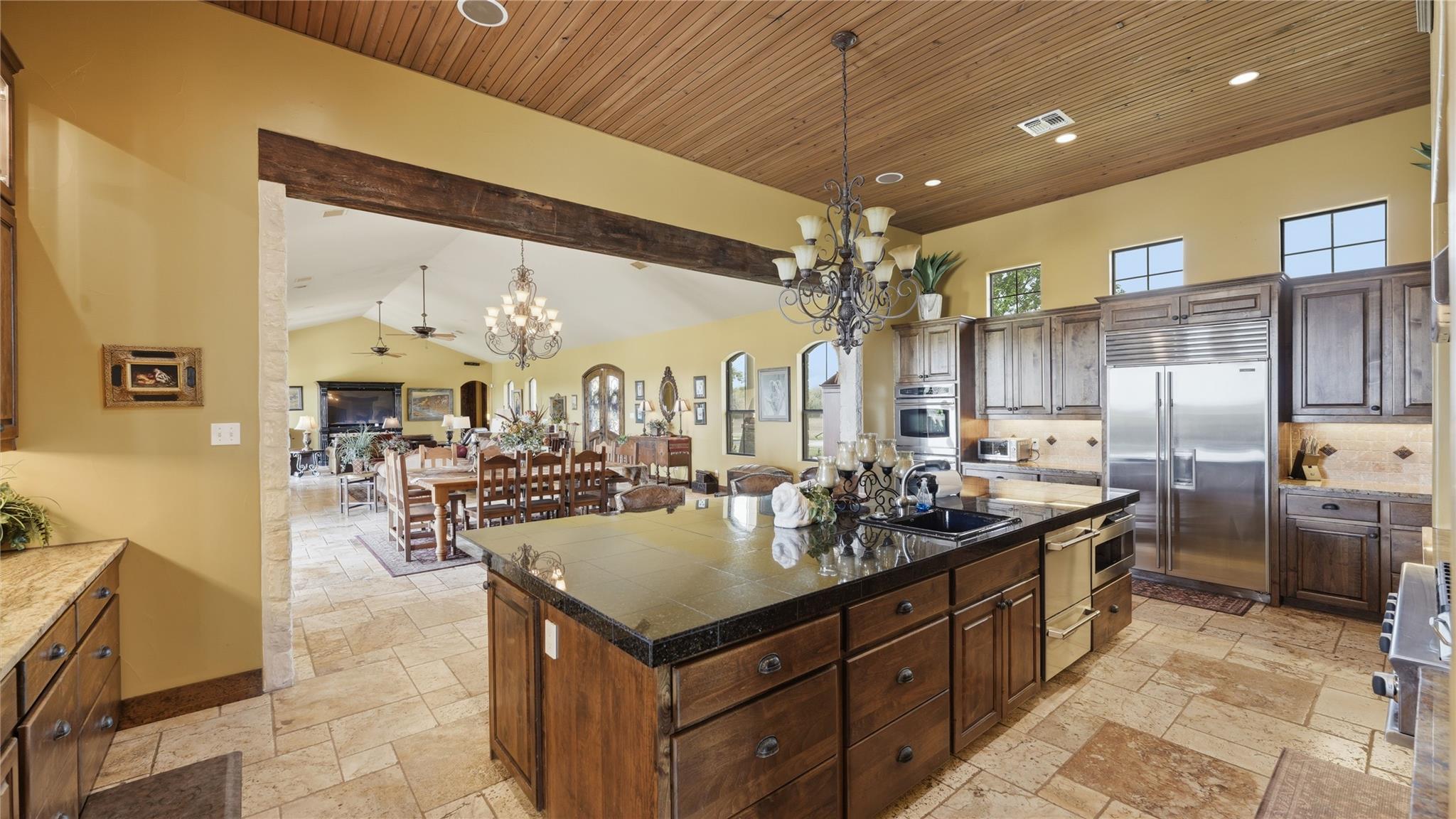 13661 E HIGHWAY 90, Kingsbury, TX 78638