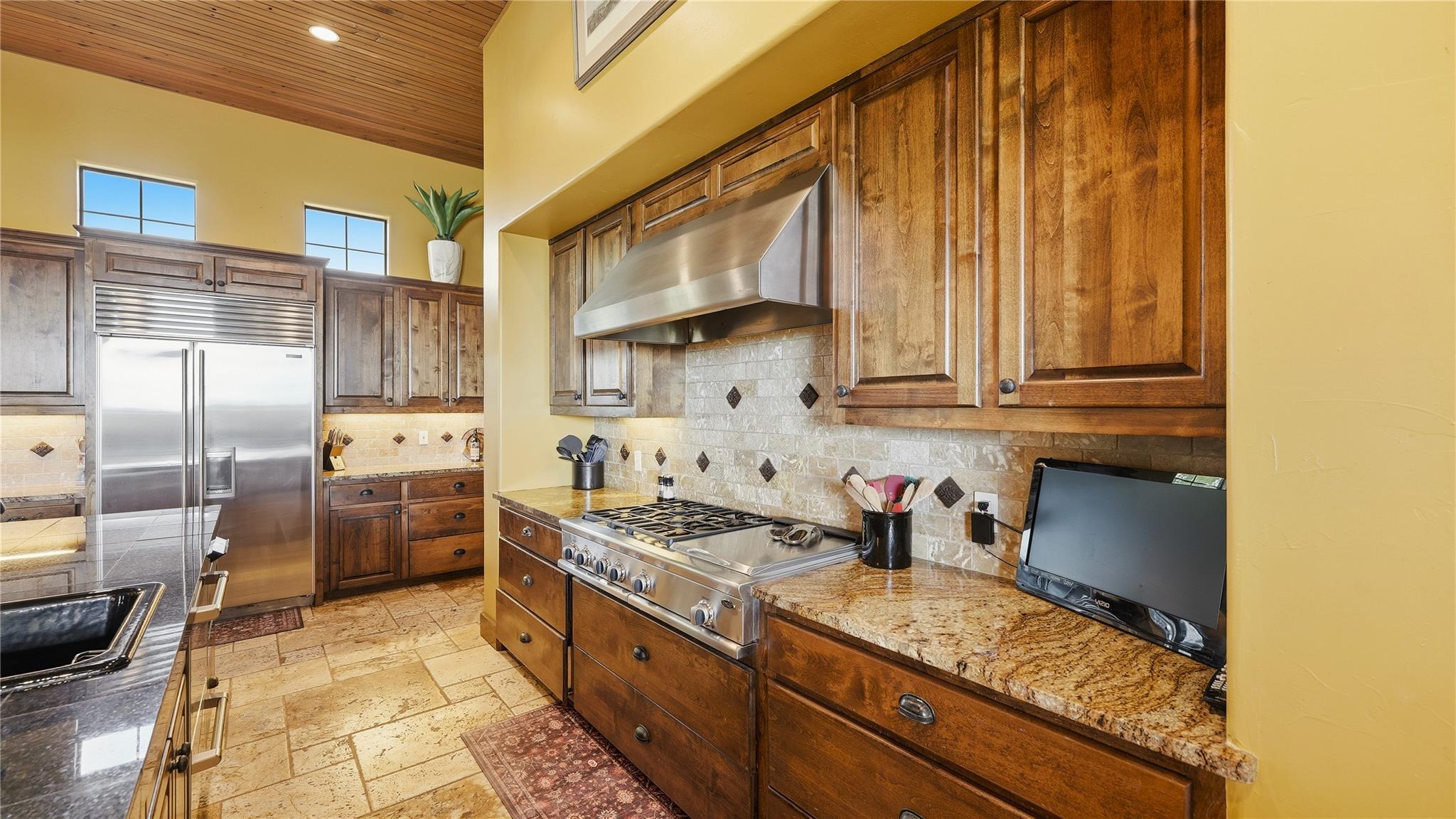 13661 E HIGHWAY 90, Kingsbury, TX 78638