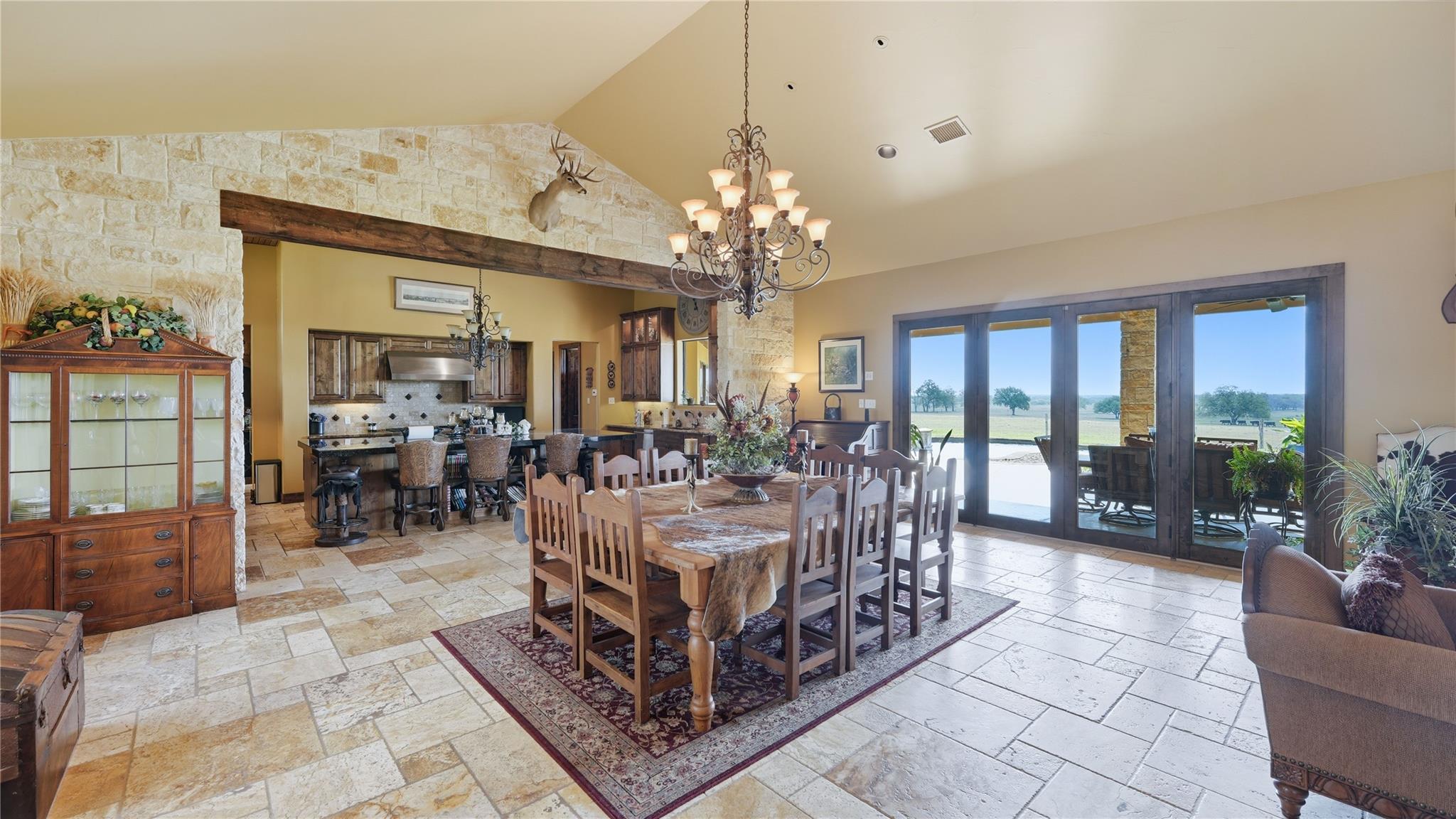 13661 E HIGHWAY 90, Kingsbury, TX 78638