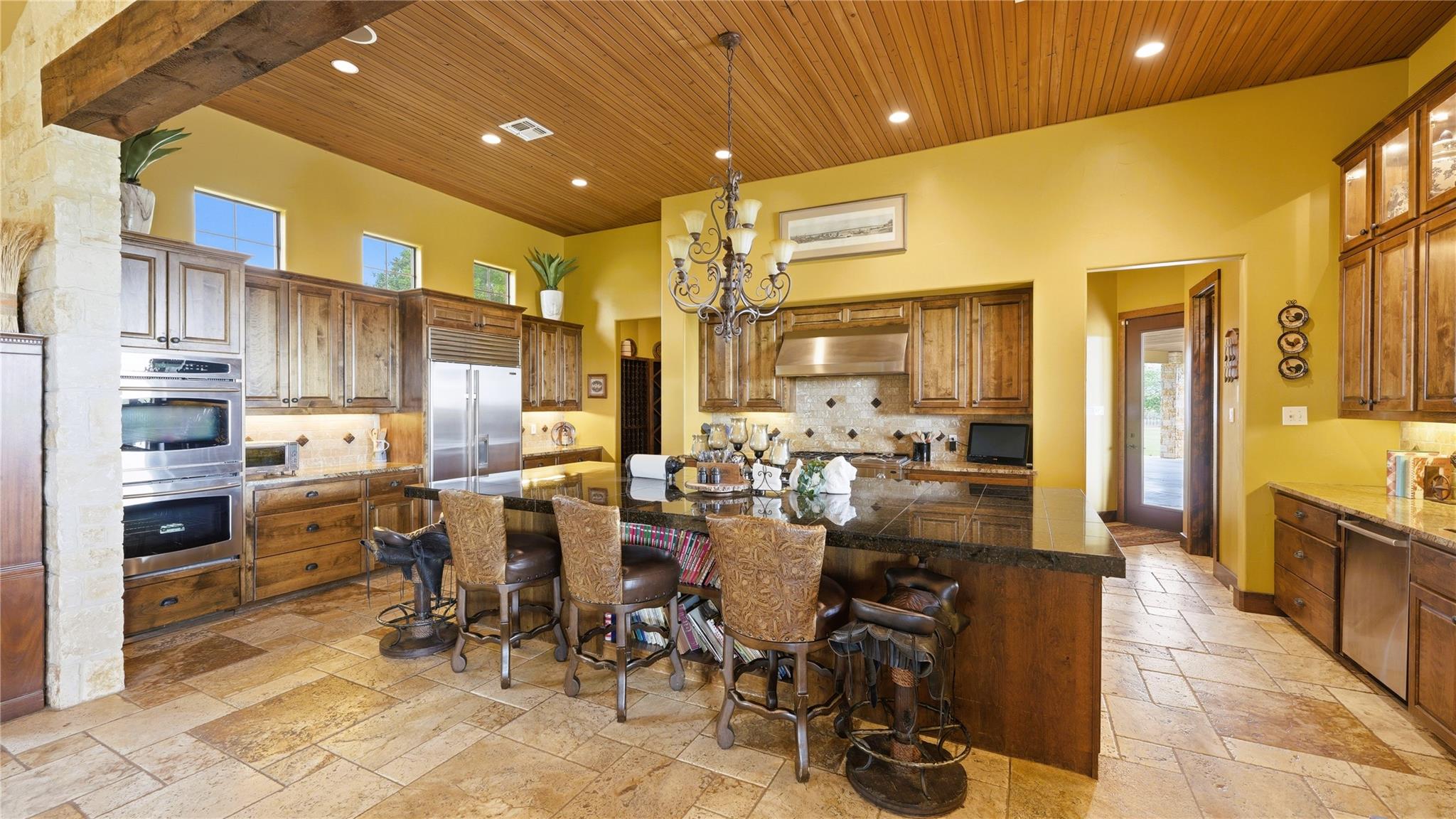 13661 E HIGHWAY 90, Kingsbury, TX 78638