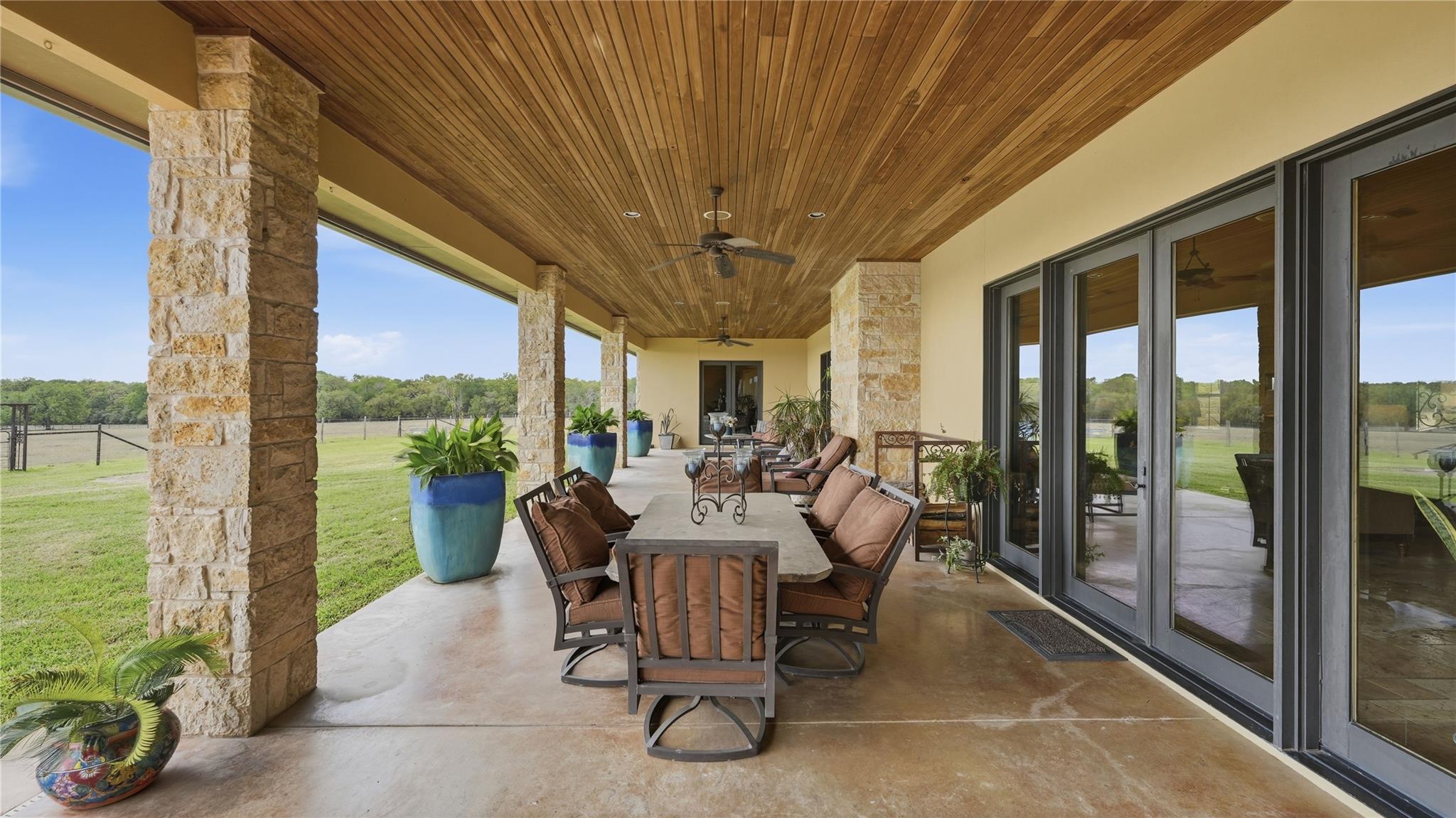 13661 E HIGHWAY 90, Kingsbury, TX 78638