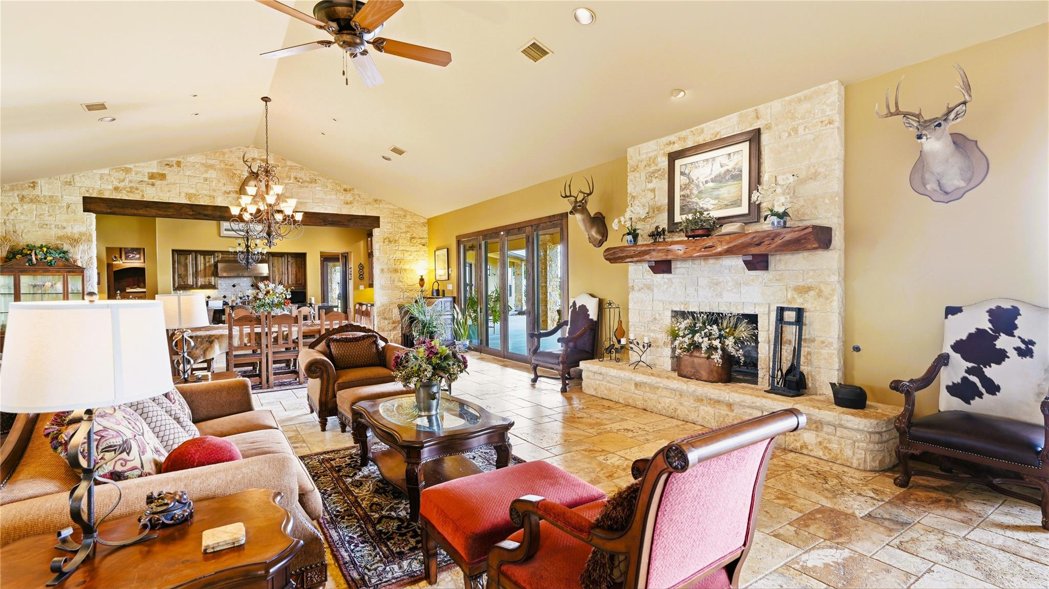 13661 E HIGHWAY 90, Kingsbury, TX 78638