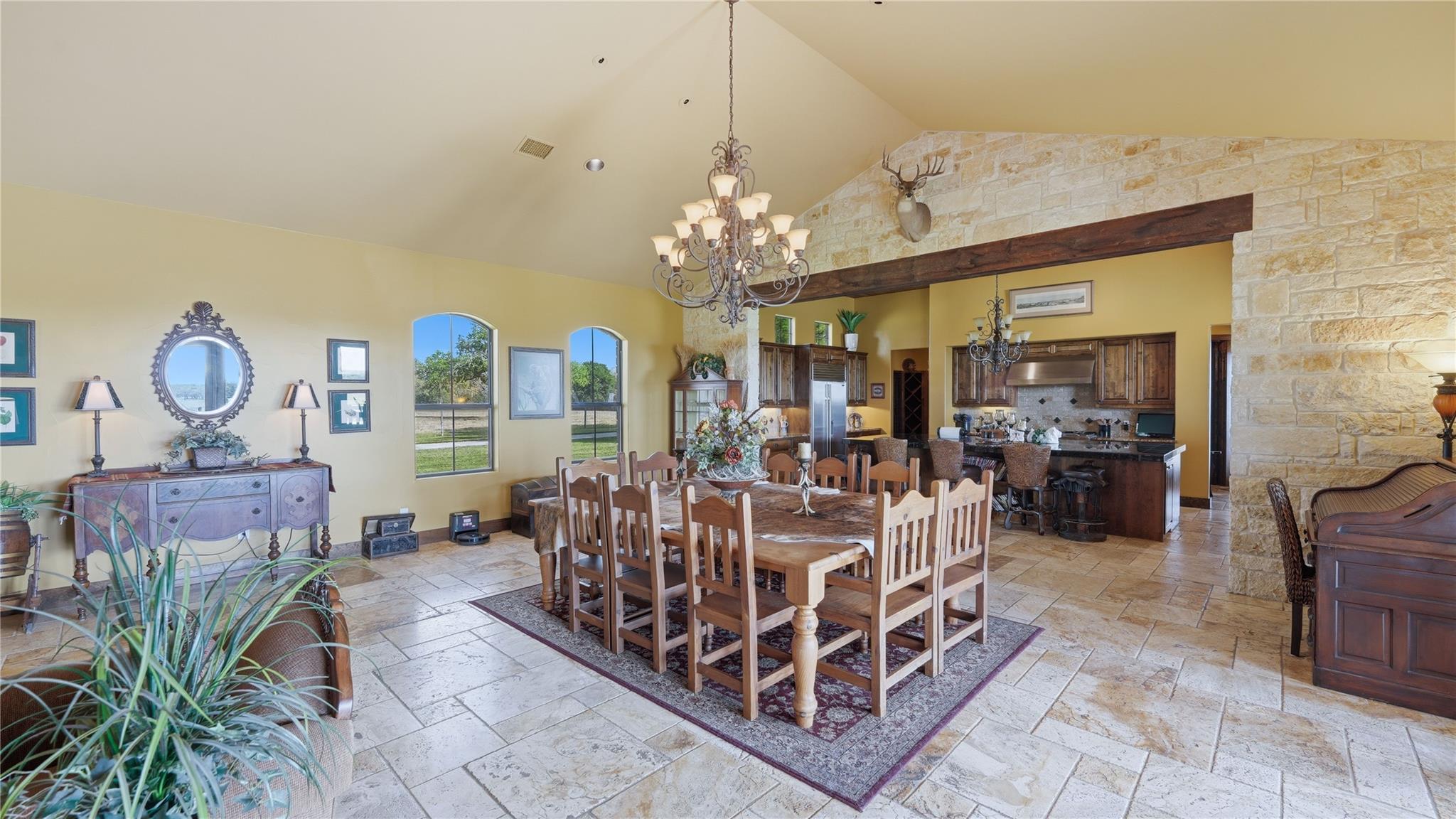 13661 E HIGHWAY 90, Kingsbury, TX 78638