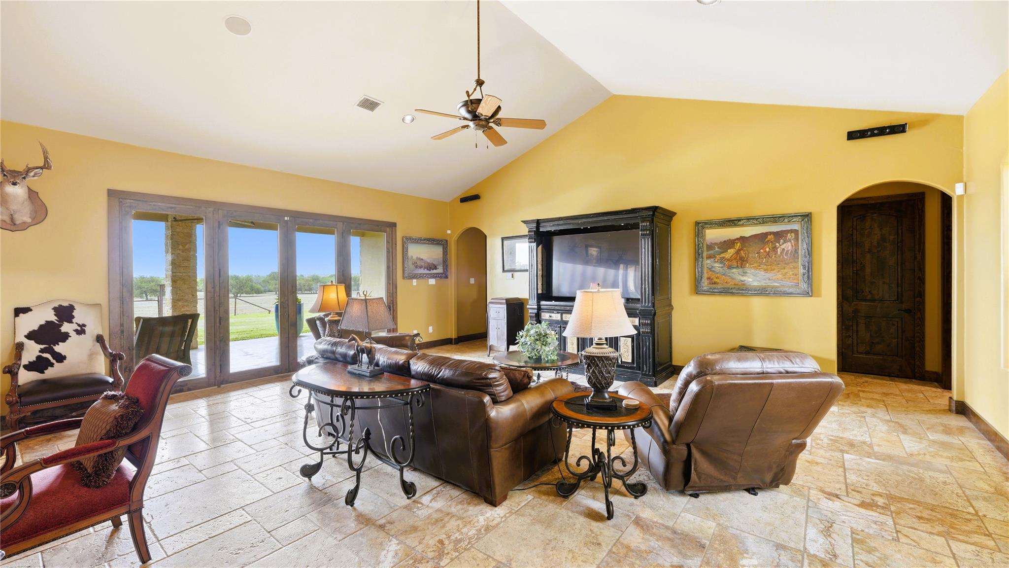 13661 E HIGHWAY 90, Kingsbury, TX 78638