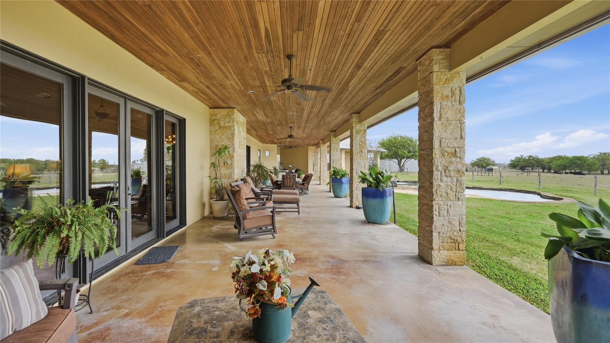 13661 E HIGHWAY 90, Kingsbury, TX 78638