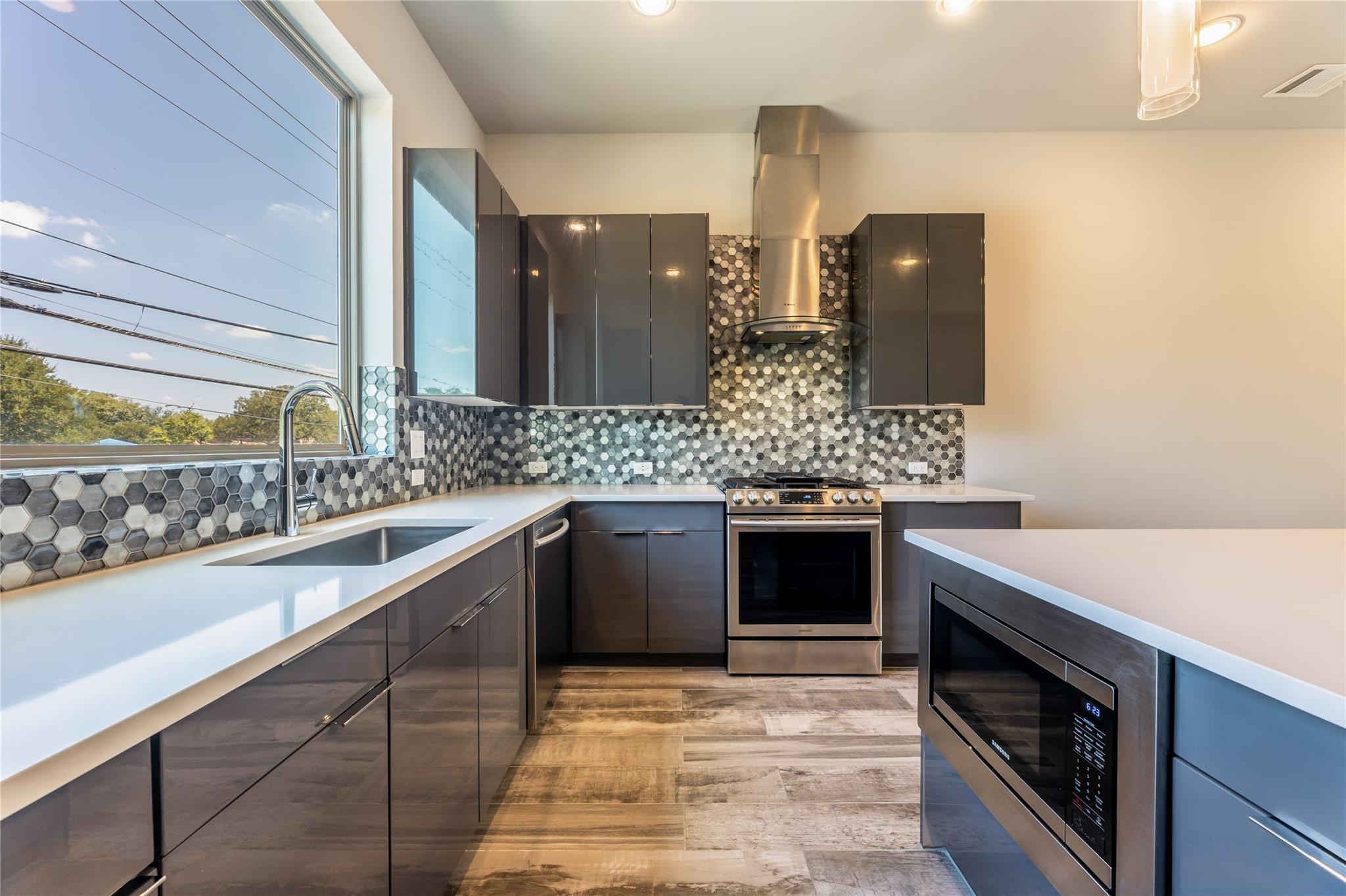 1417 Kramer Ln # 9, Austin, TX 78758