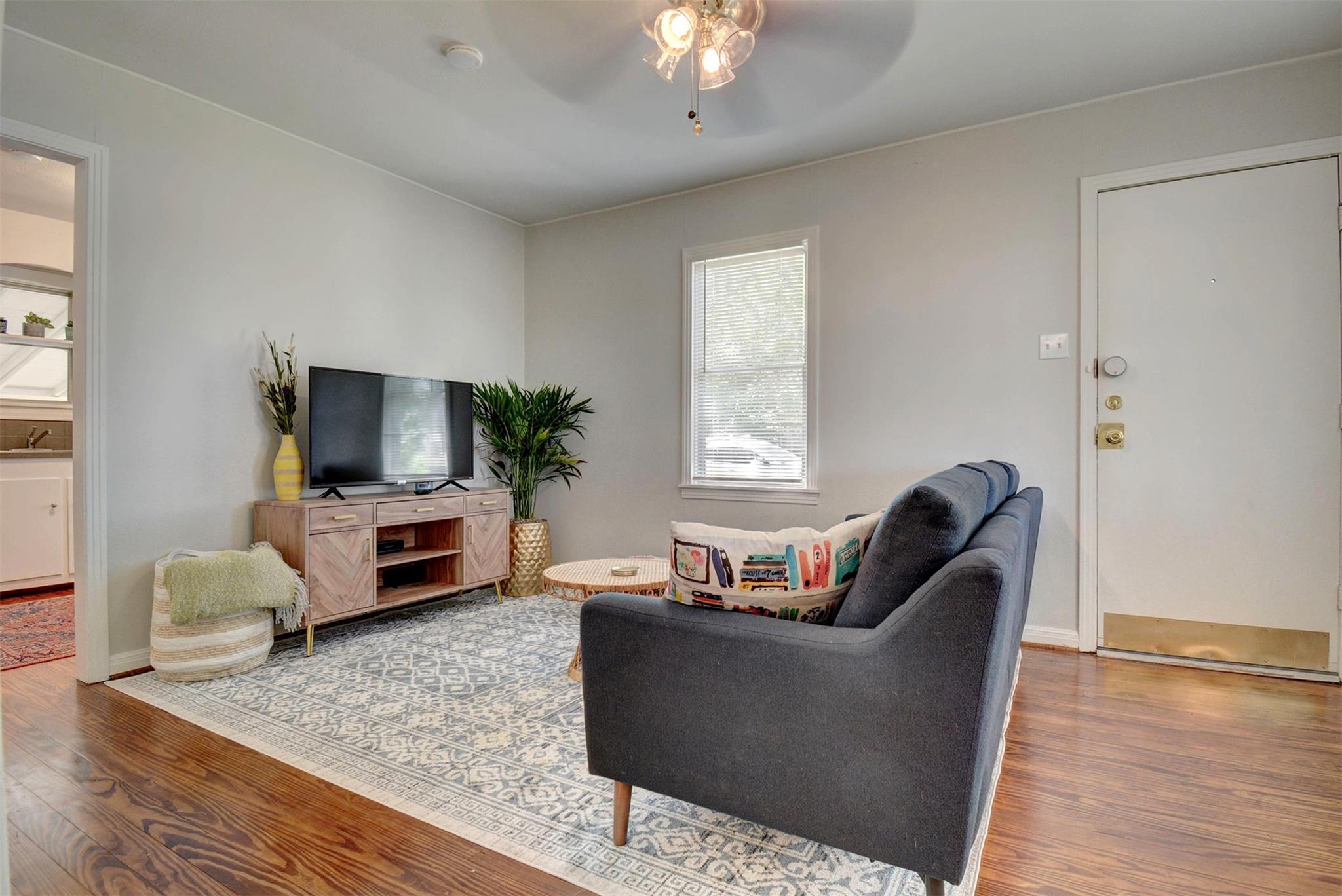 508 Turney St, Smithville, TX 78957