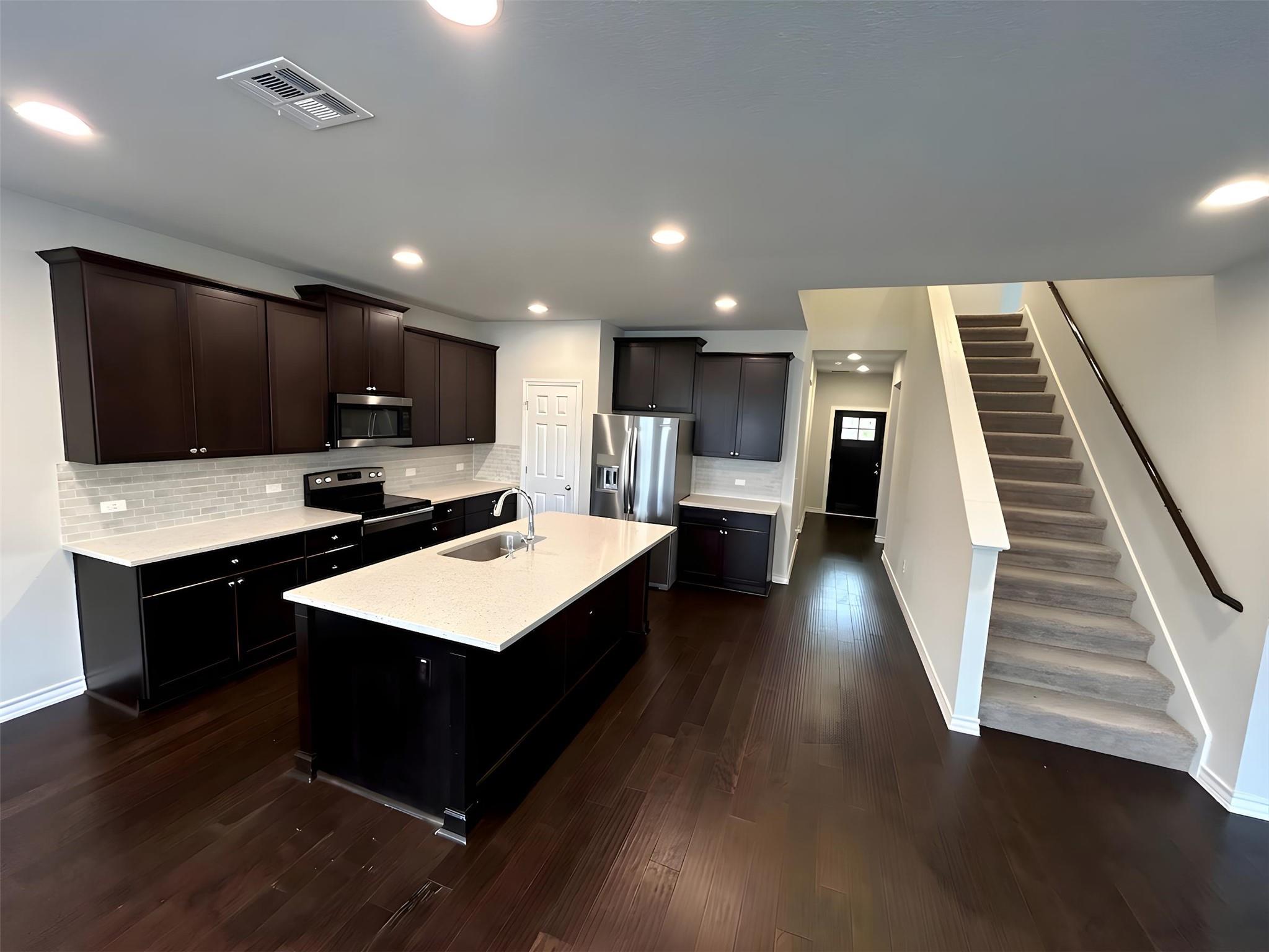 729 Aliso Trl, Leander, TX 78641