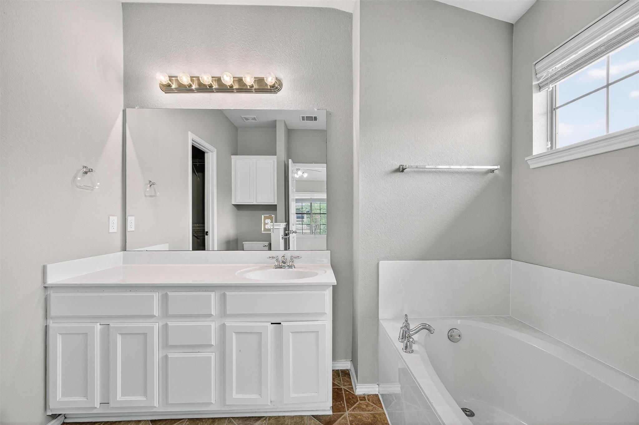 1310 W Parmer Ln # 6C/601, Austin, TX 78727