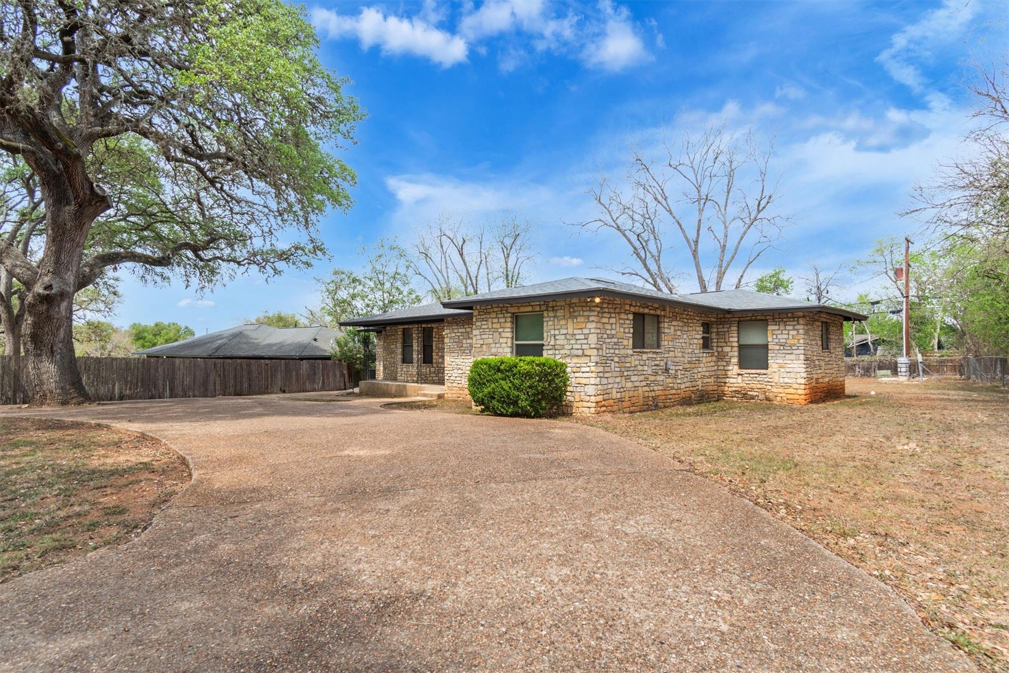 1608 Old Ranch Road 12 Rd, San Marcos, TX 78666