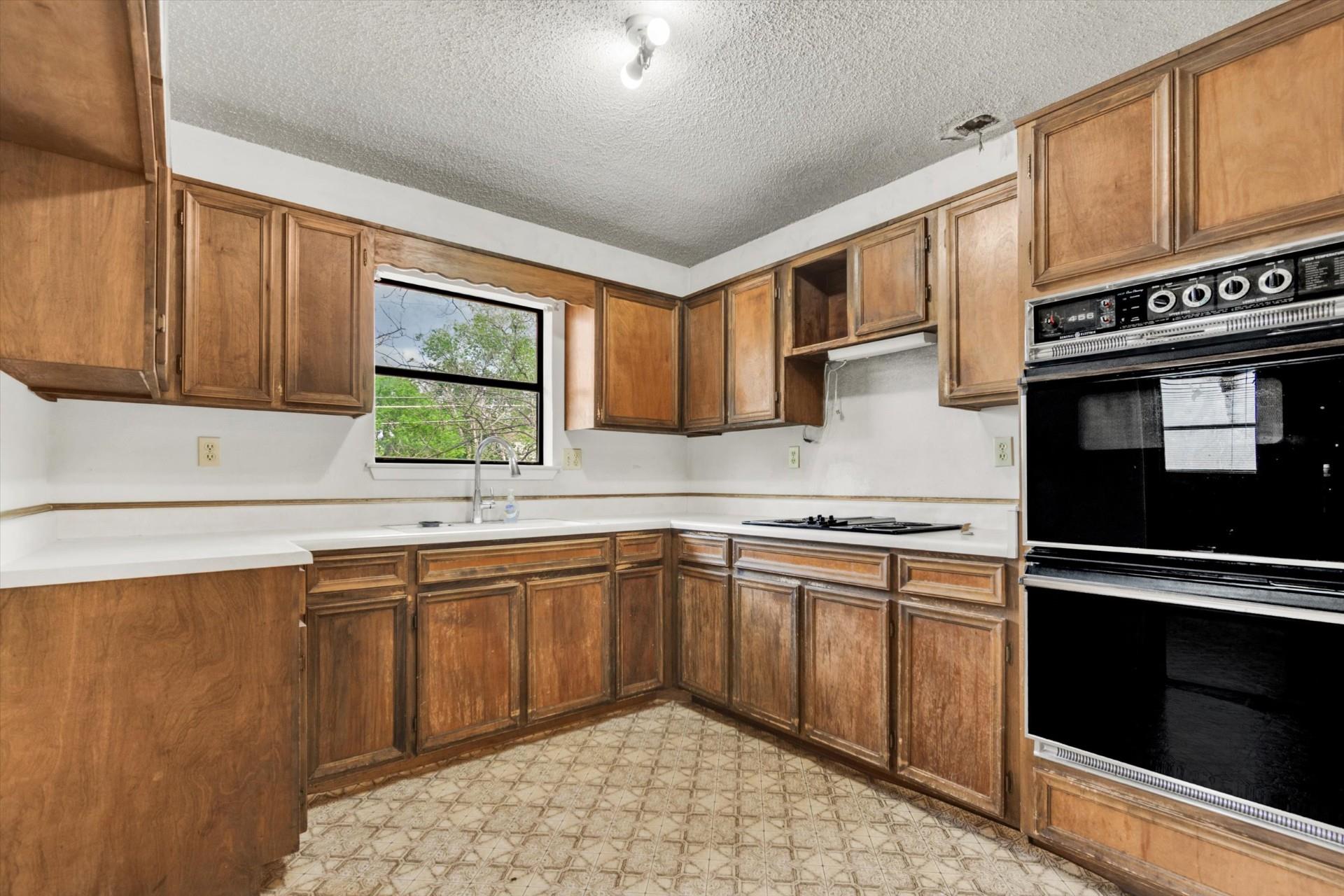 1608 Old Ranch Road 12 Rd, San Marcos, TX 78666