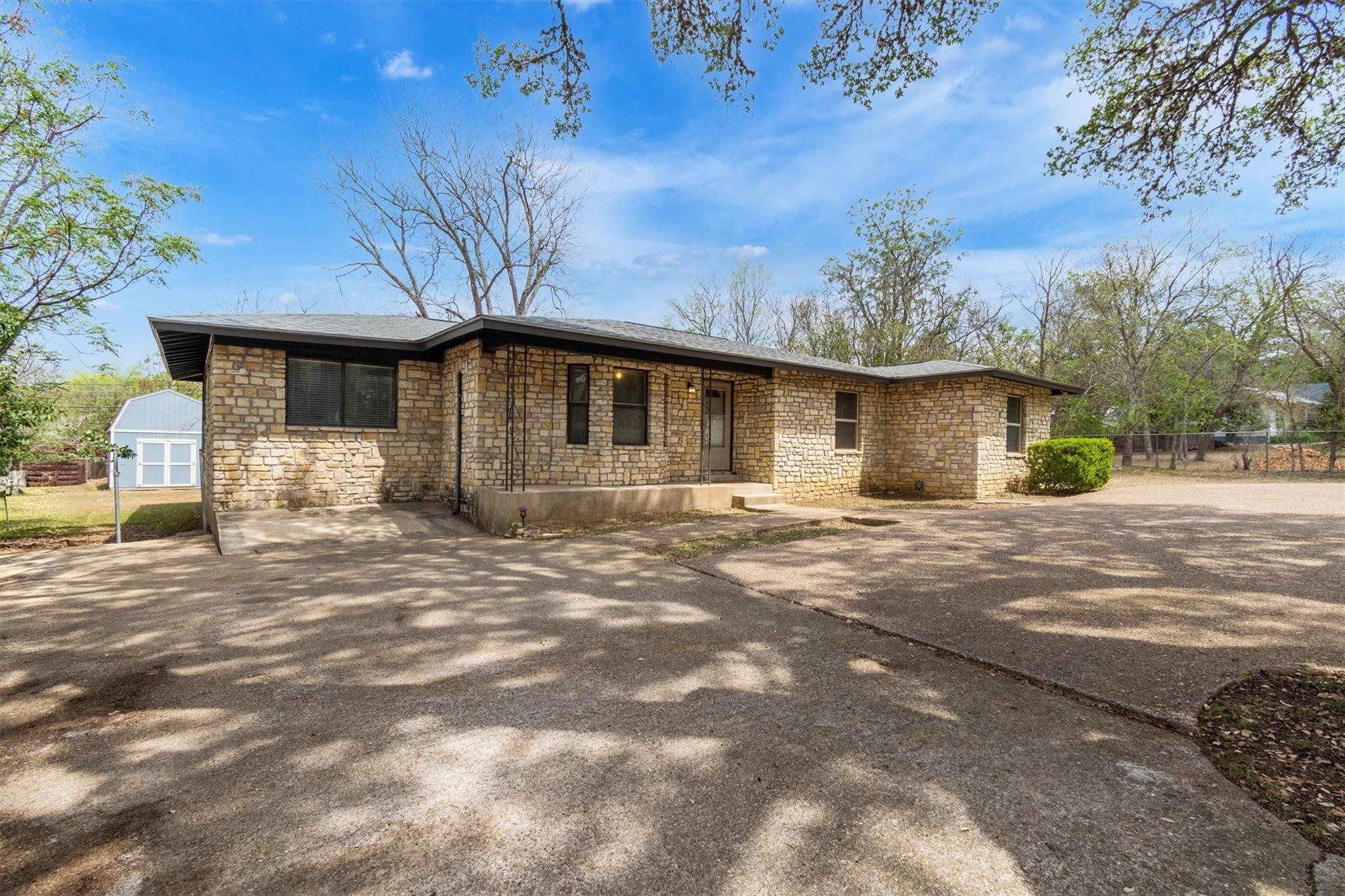 1608 Old Ranch Road 12 Rd, San Marcos, TX 78666